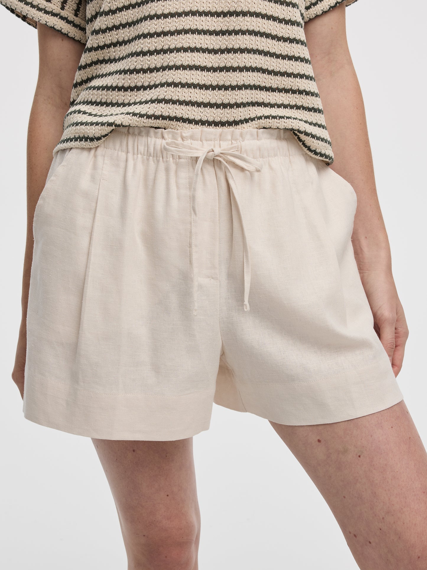 Linen-Blend Shorts with Elastic Waistband