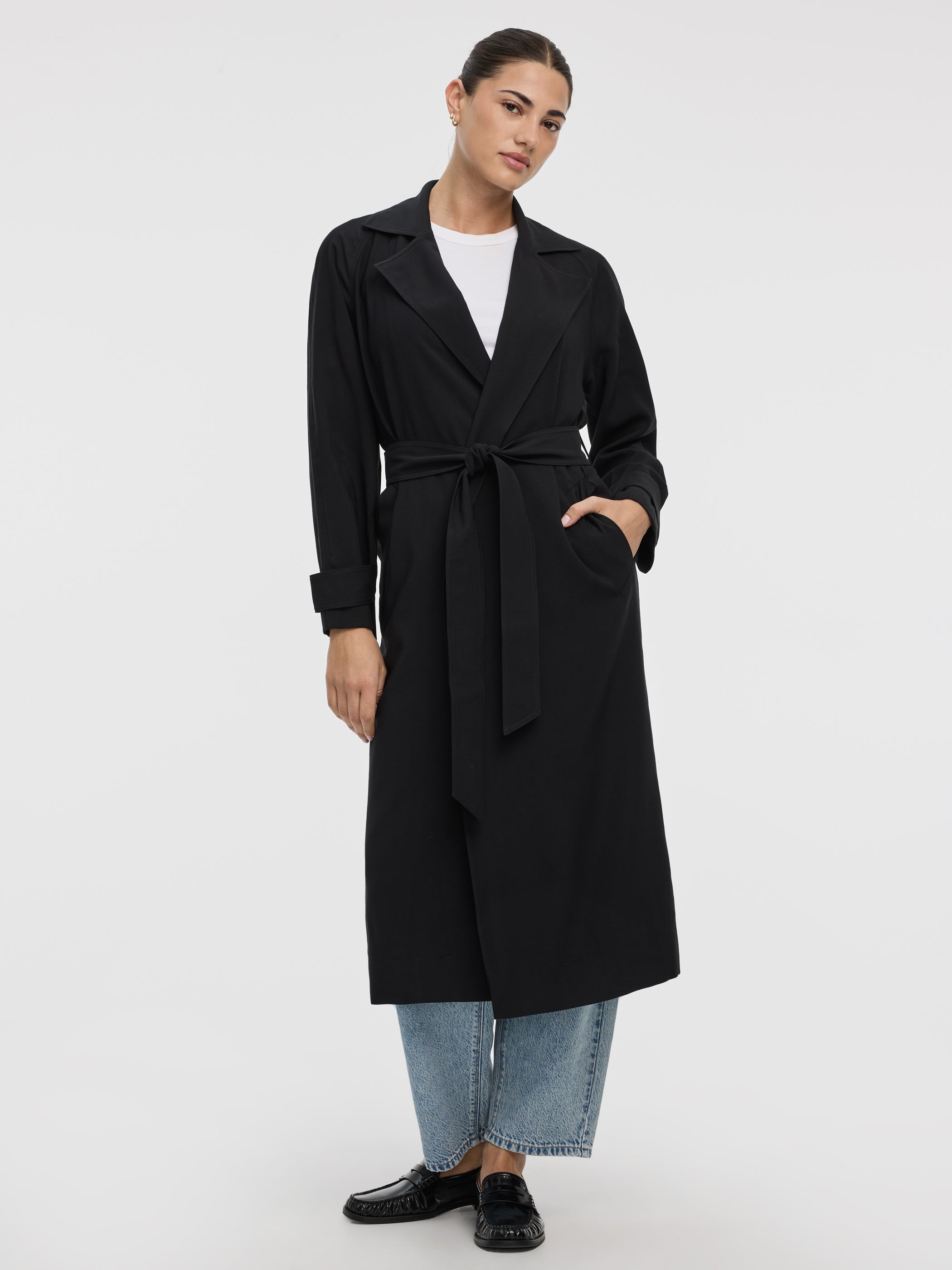 Women's Water-Repellent Long Trench Coat with Belt | Reitmans
