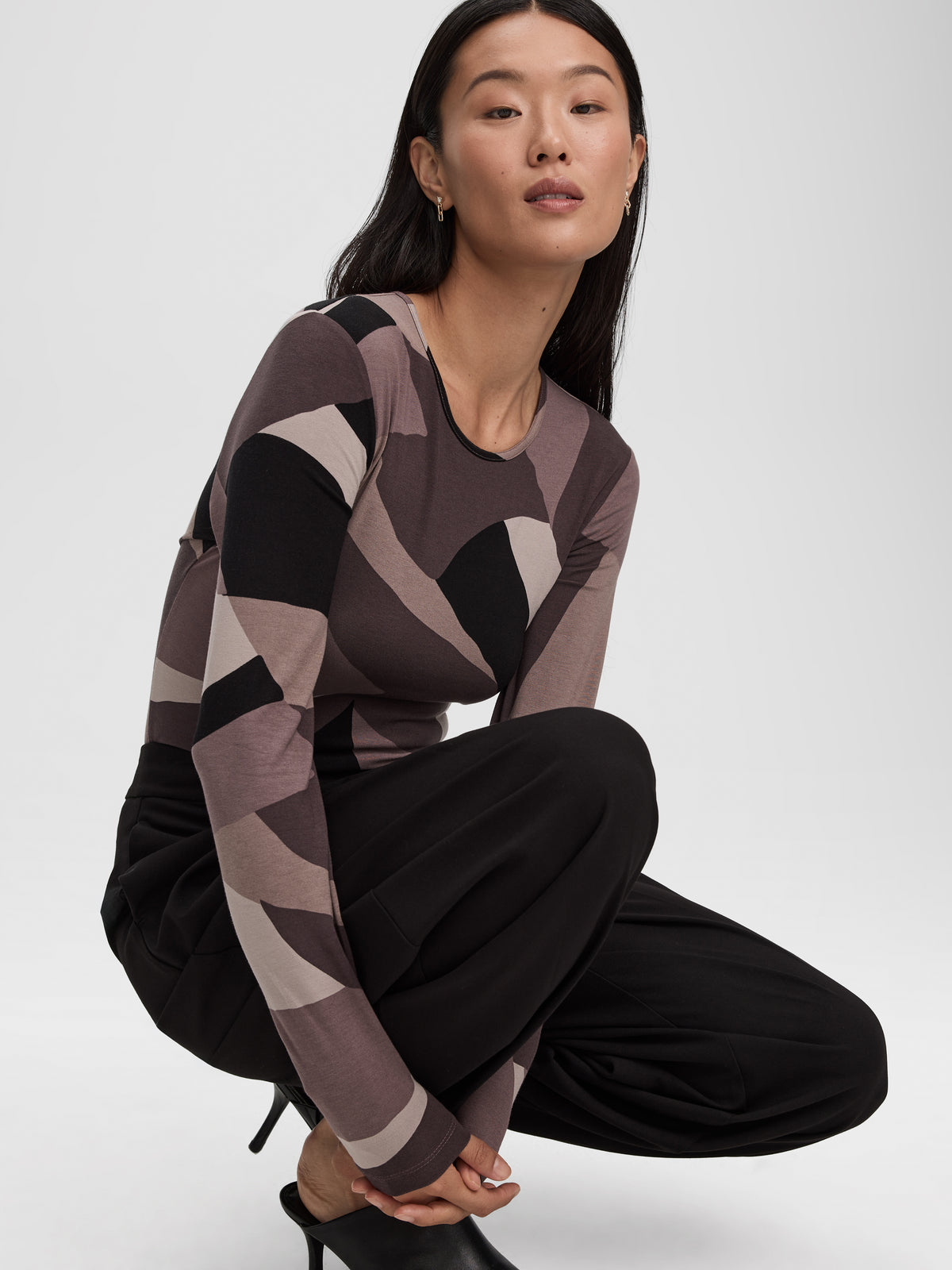 Long-Sleeve Crew-Neck T-Shirt - R Essentials