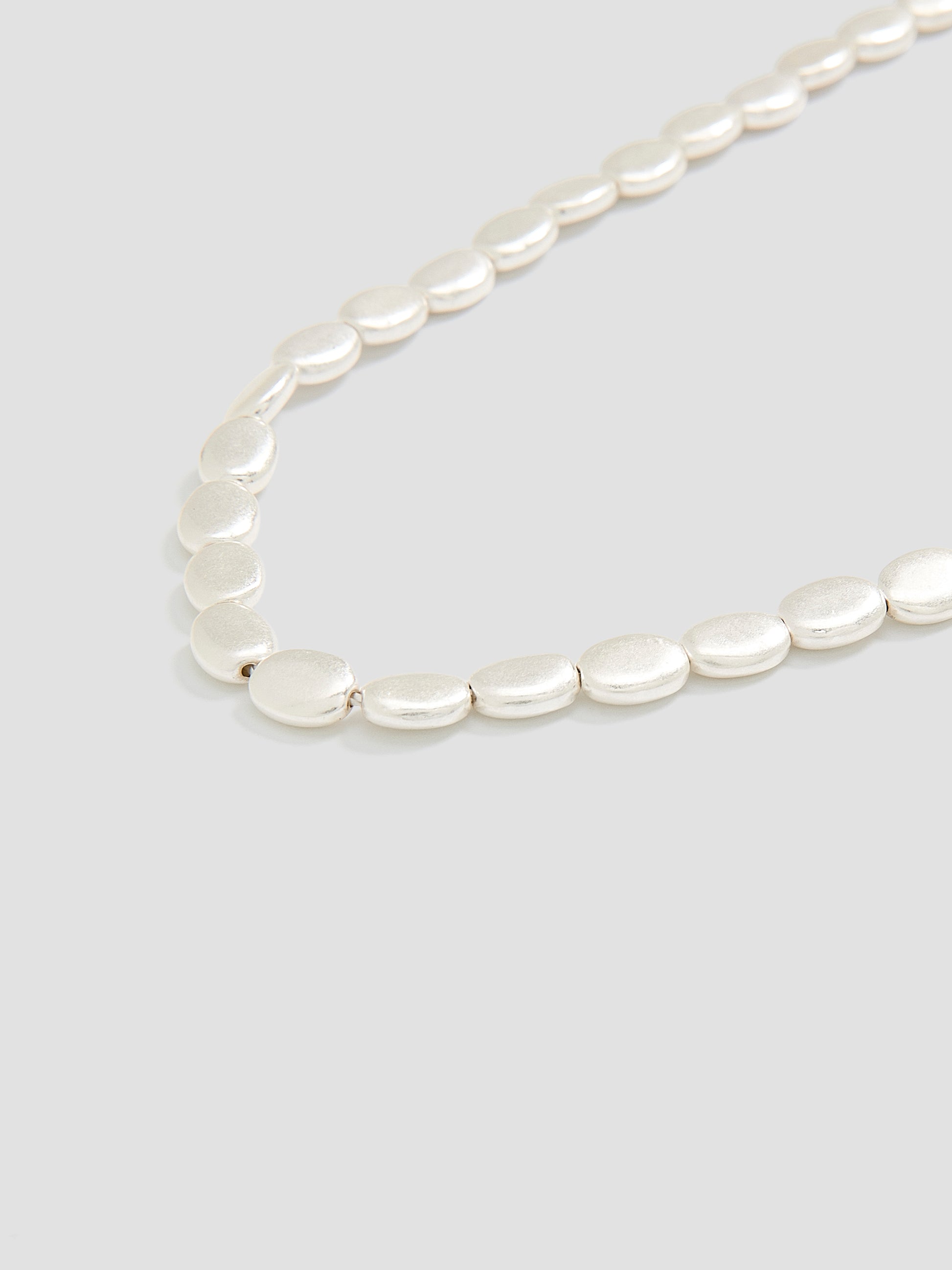 Short Necklace with Oval Beads