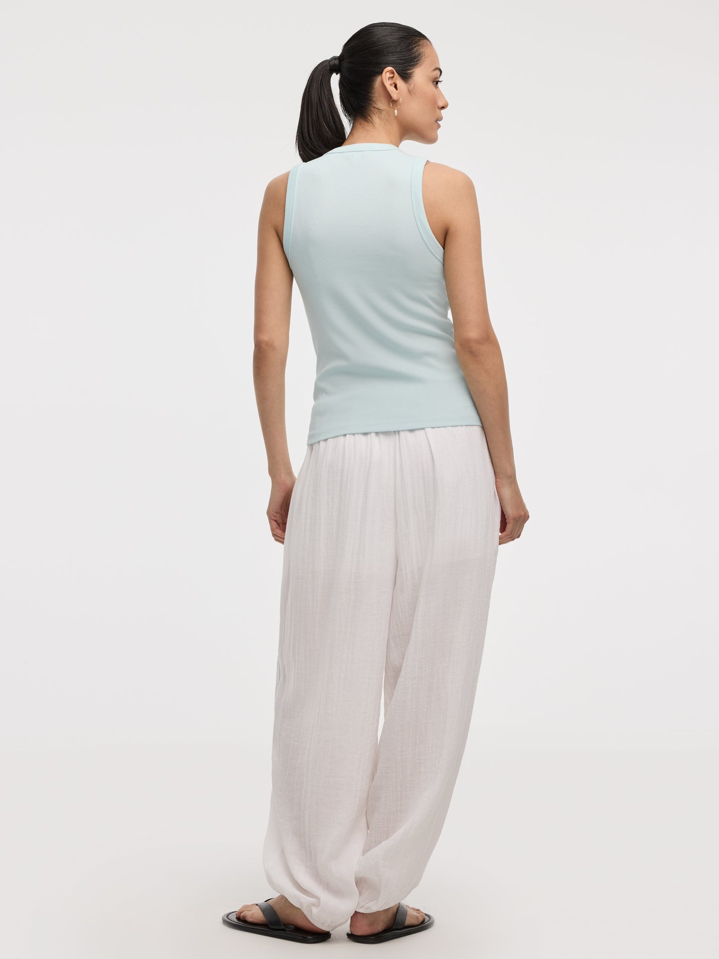 Camisole côtelée à col dégagé