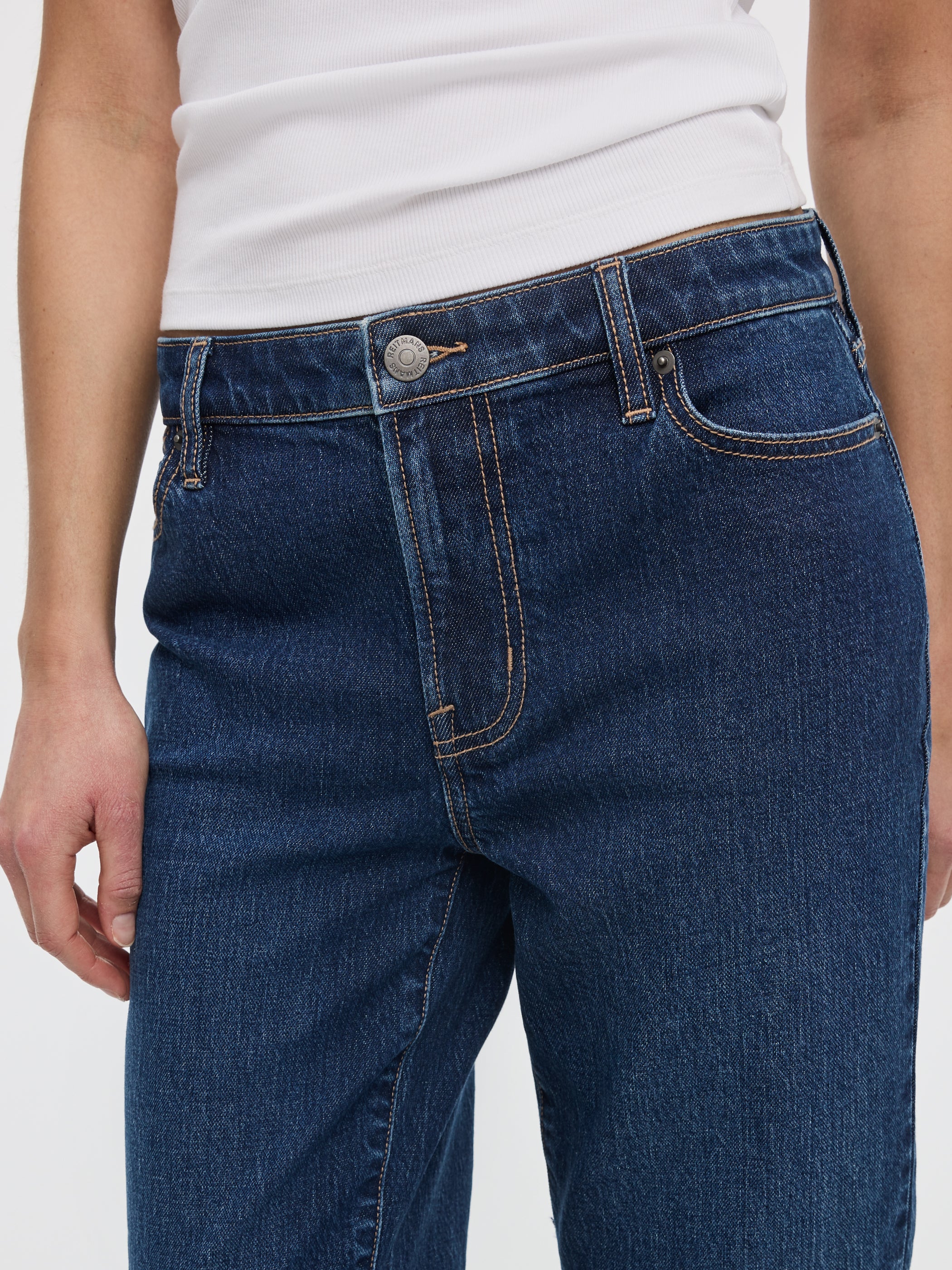 Jean capri à jambe droite et taille mi-haute 