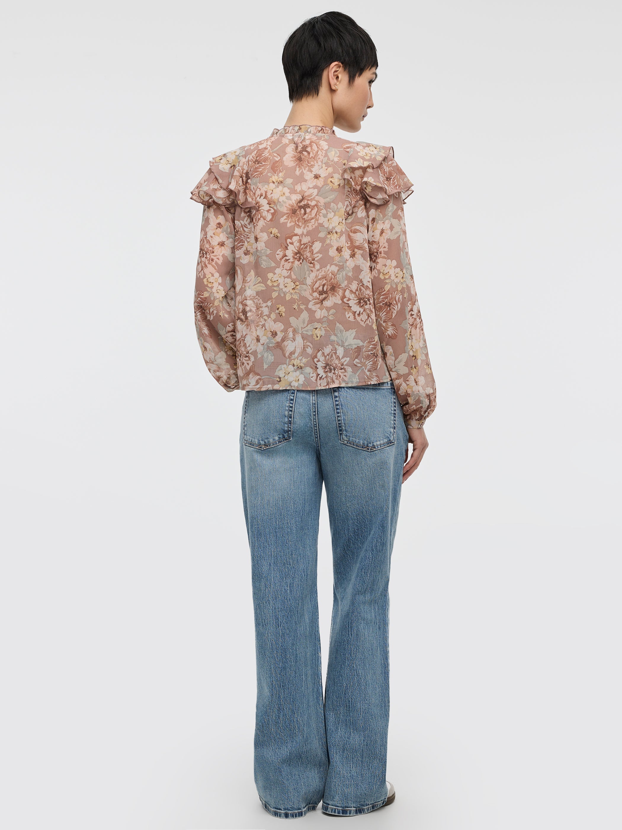 Blouse à manches longues et col fendu avec détails à volants