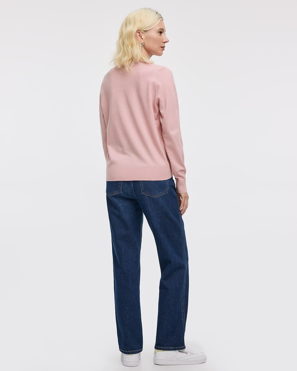 Long-Sleeve V-Neck Pullover - R Essentials