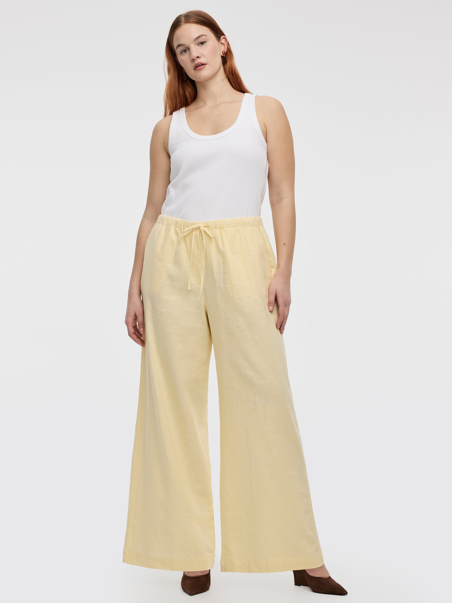 Wide-Leg Linen-Blend Pant