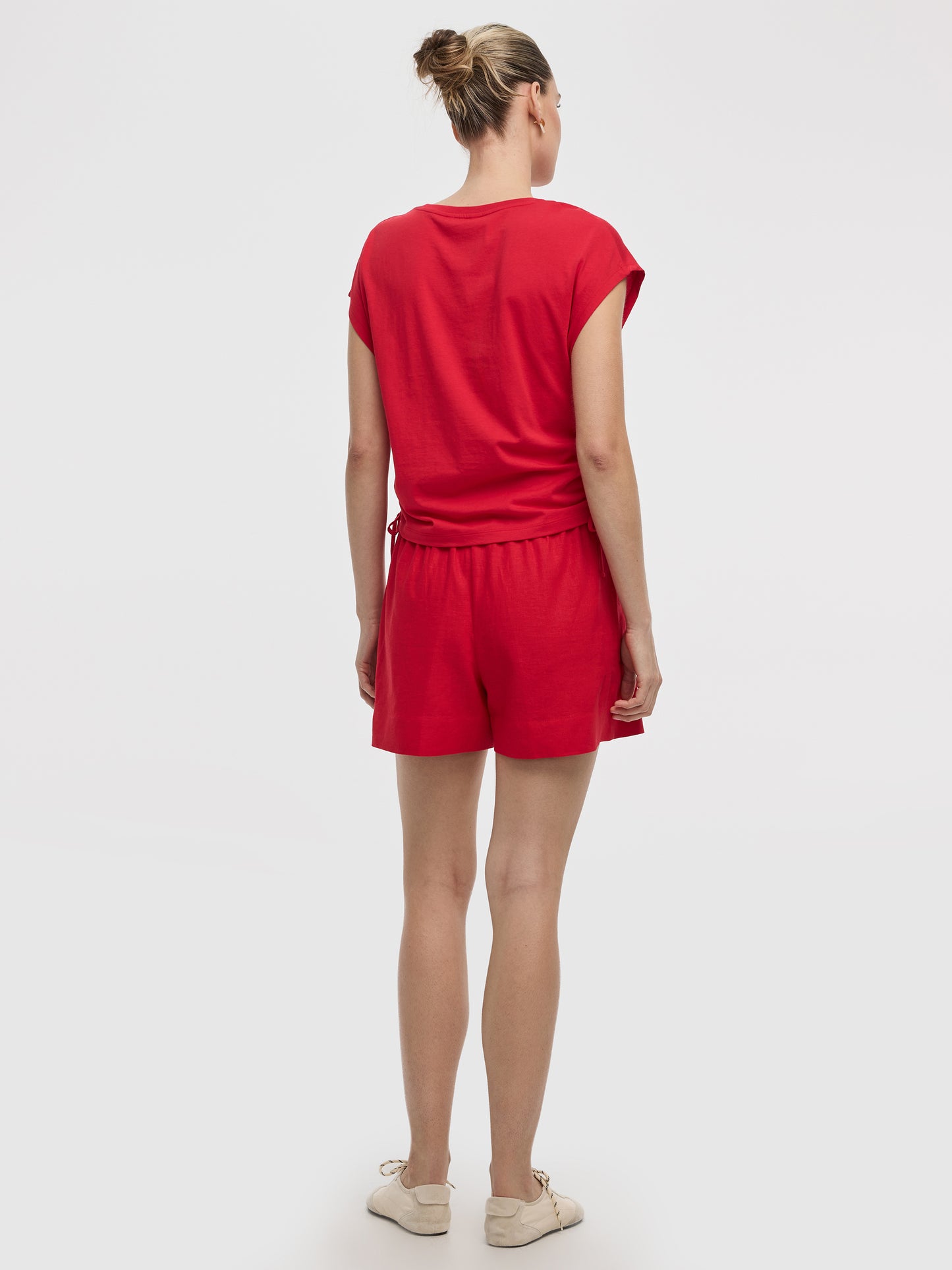Extended-Sleeve Shirred Tee with Drawstrings