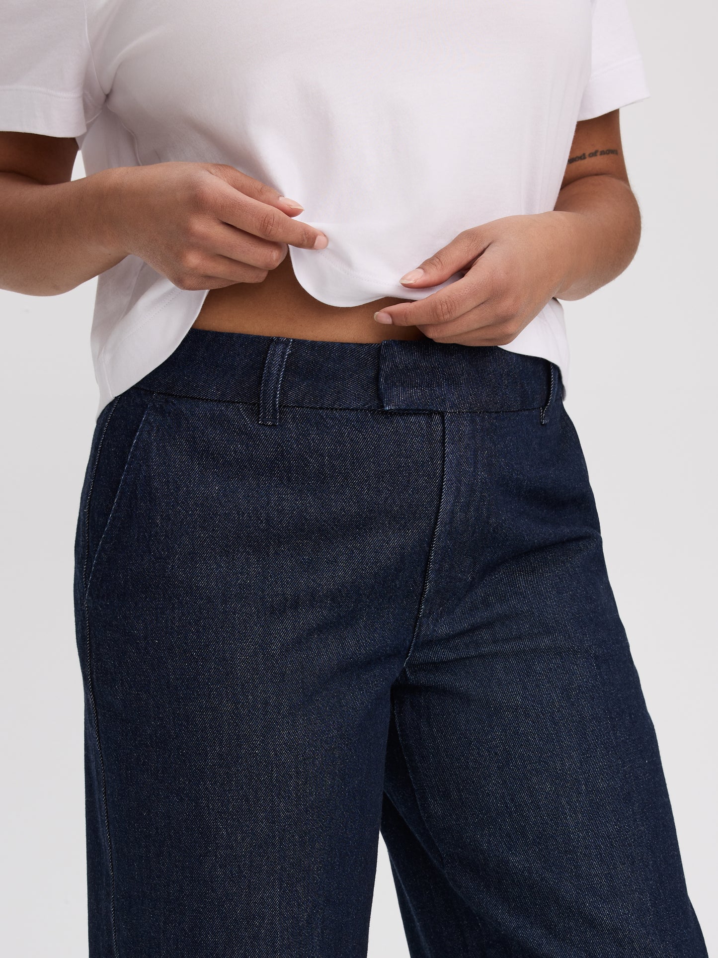 Wide-Leg Mid-Rise Denim Trousers - Curvy Fit
