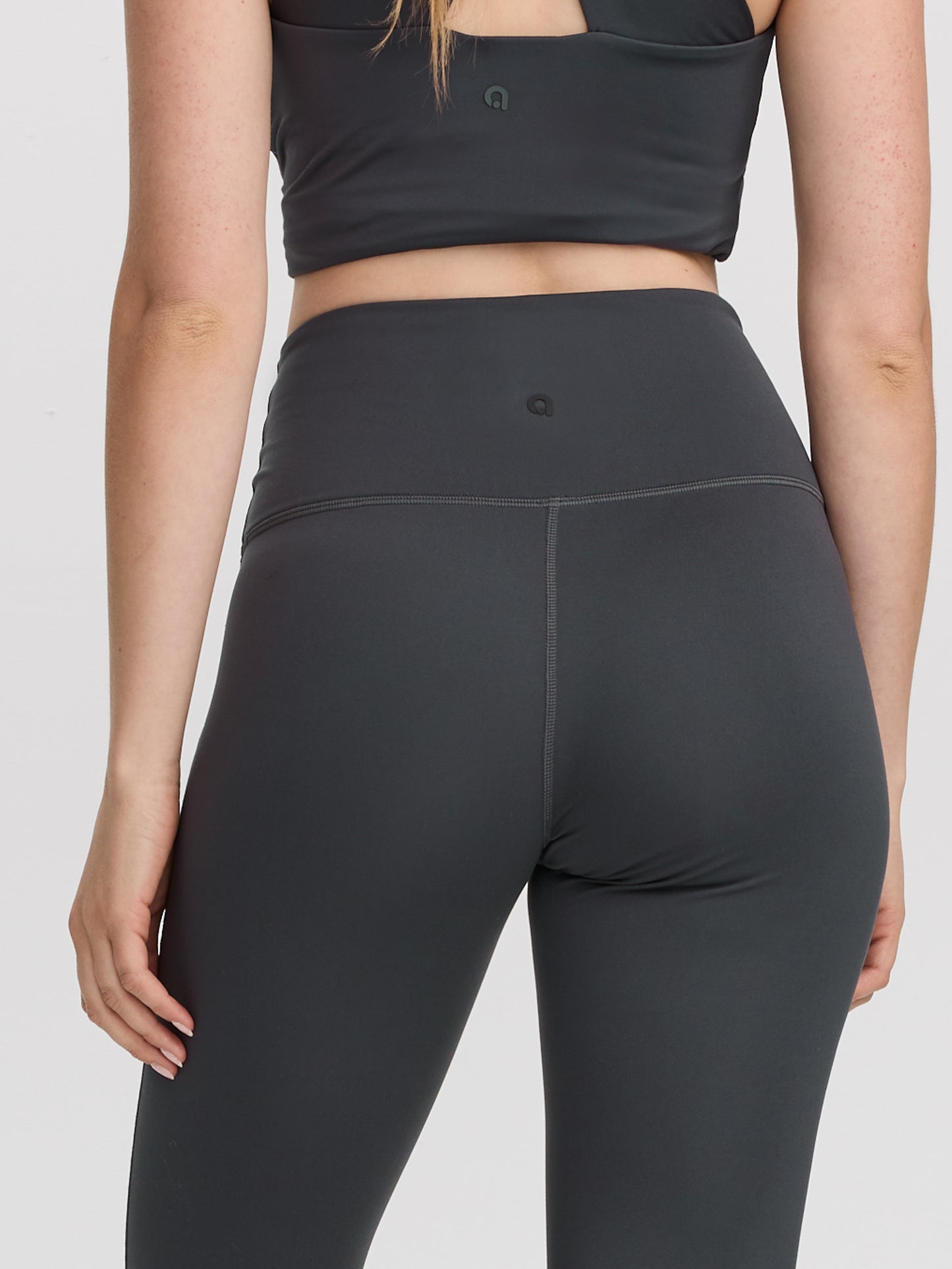 Legging with Twisted Hem - PULSE (R) Hyba