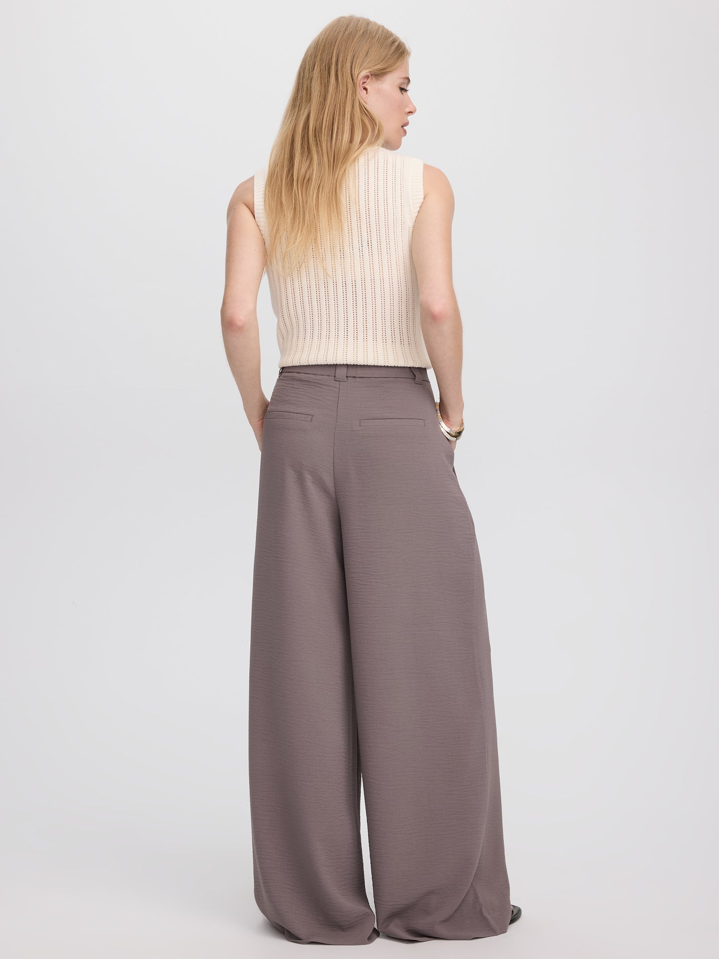Wide-Leg High-Rise Pant