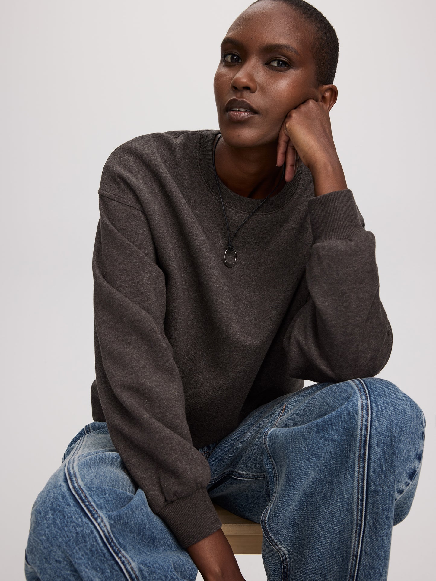 Long Crew-Neck Fleece Sweatshirt - R Essentials
