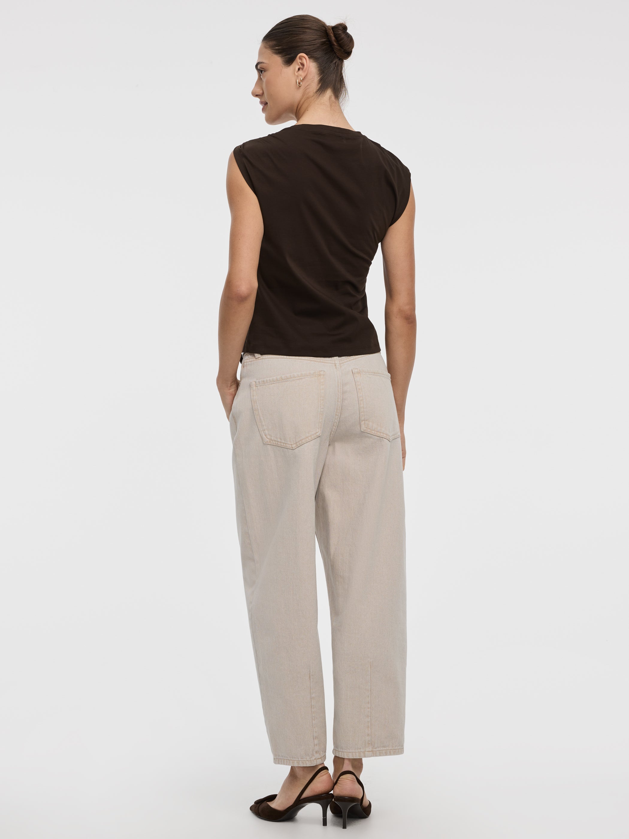 Haut froncé avec anneau en métal