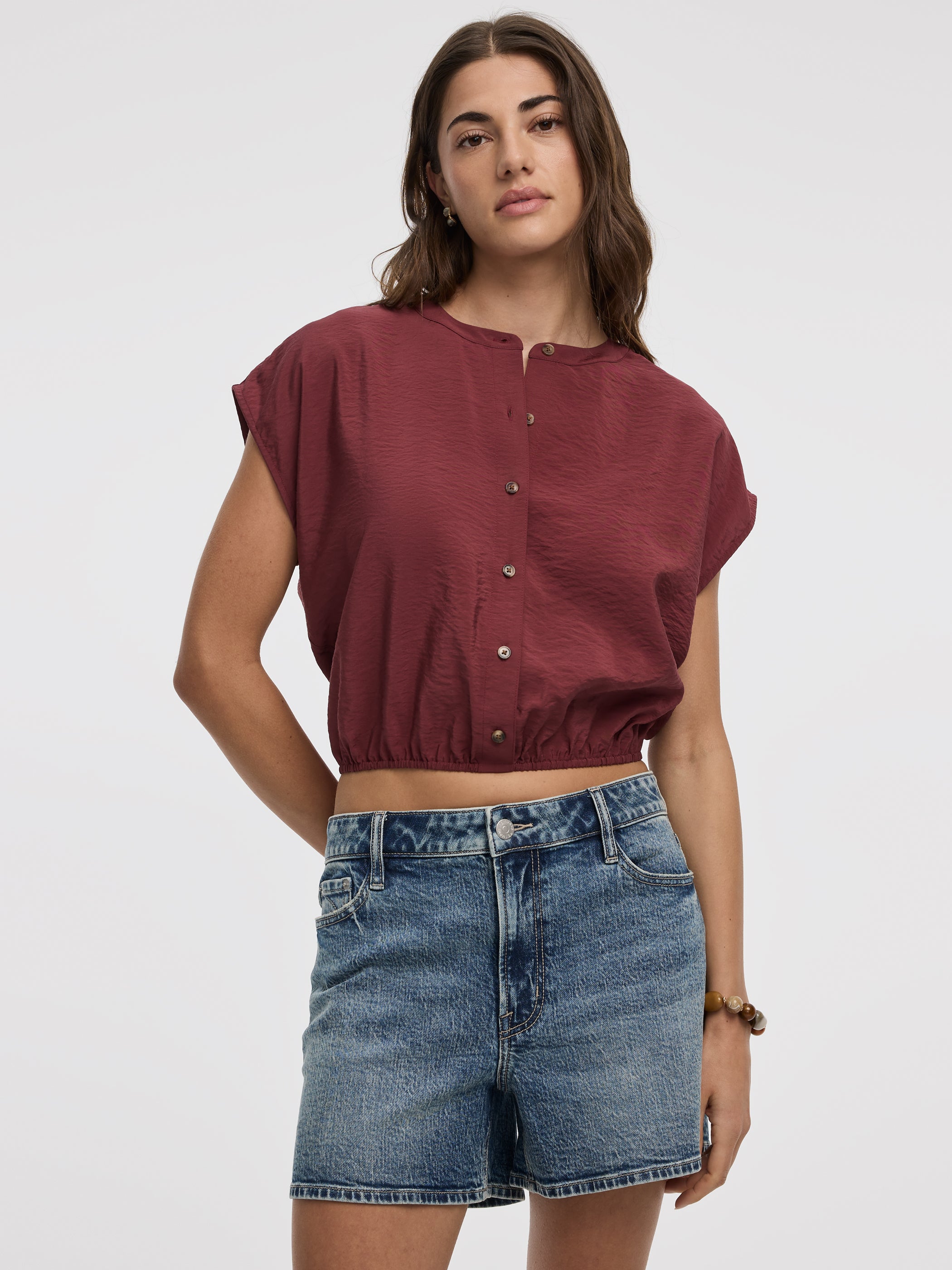 Extended-Sleeve Crew-Neck Buttoned-Down Blouse