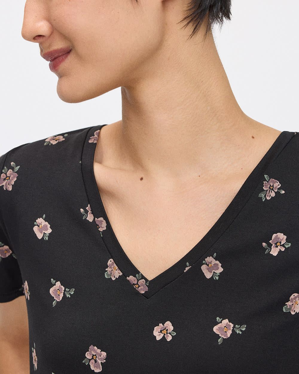 T-shirt à col V - R Essentials