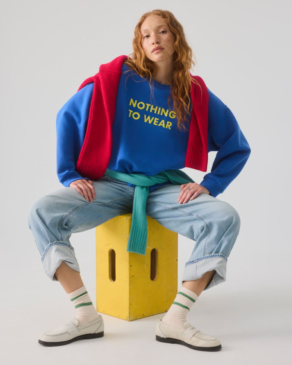 Pull en molleton à manches longues et col rond avec citations