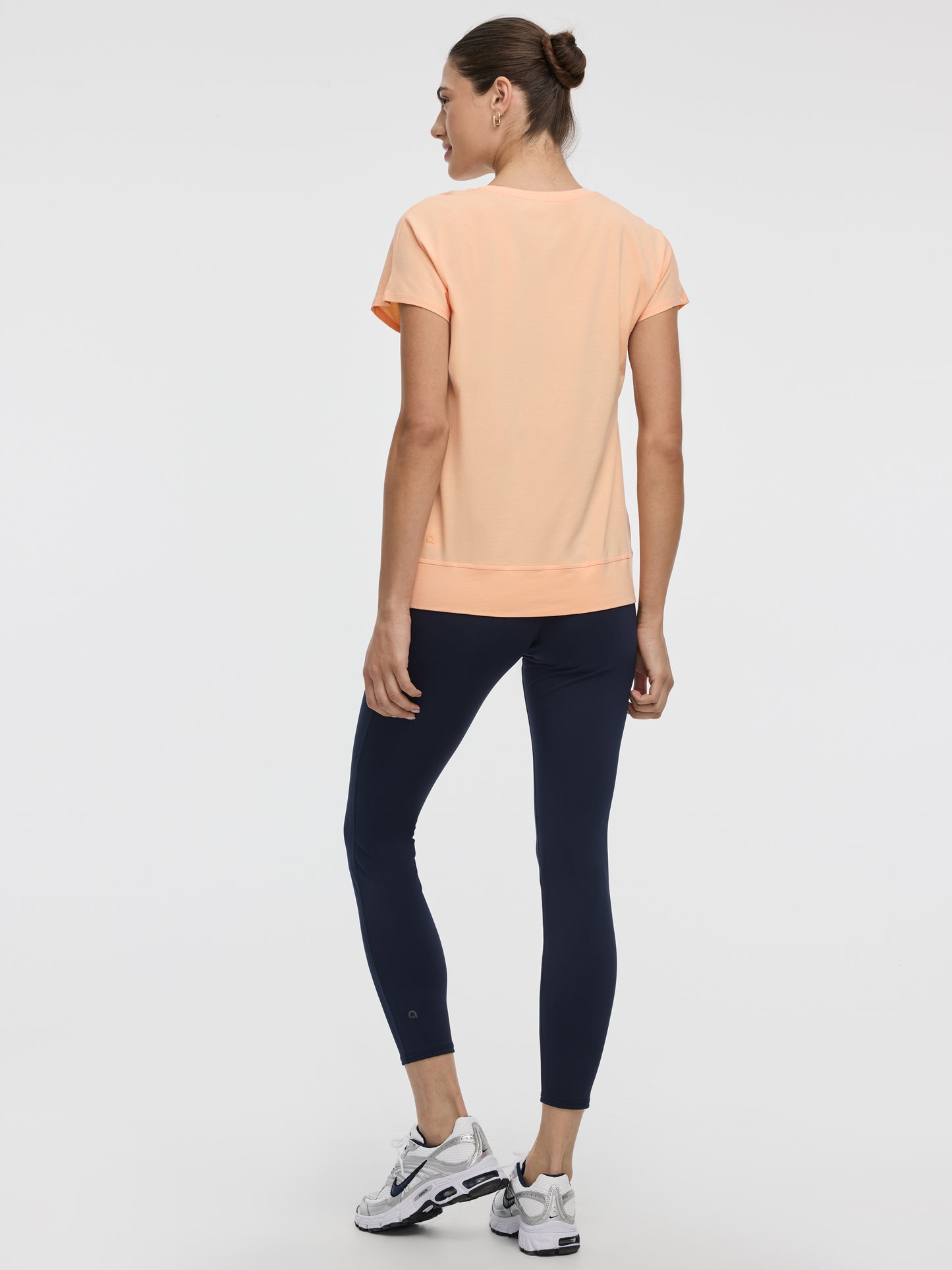 Crew-Neck T-Shirt with Twisted Front - Hyba