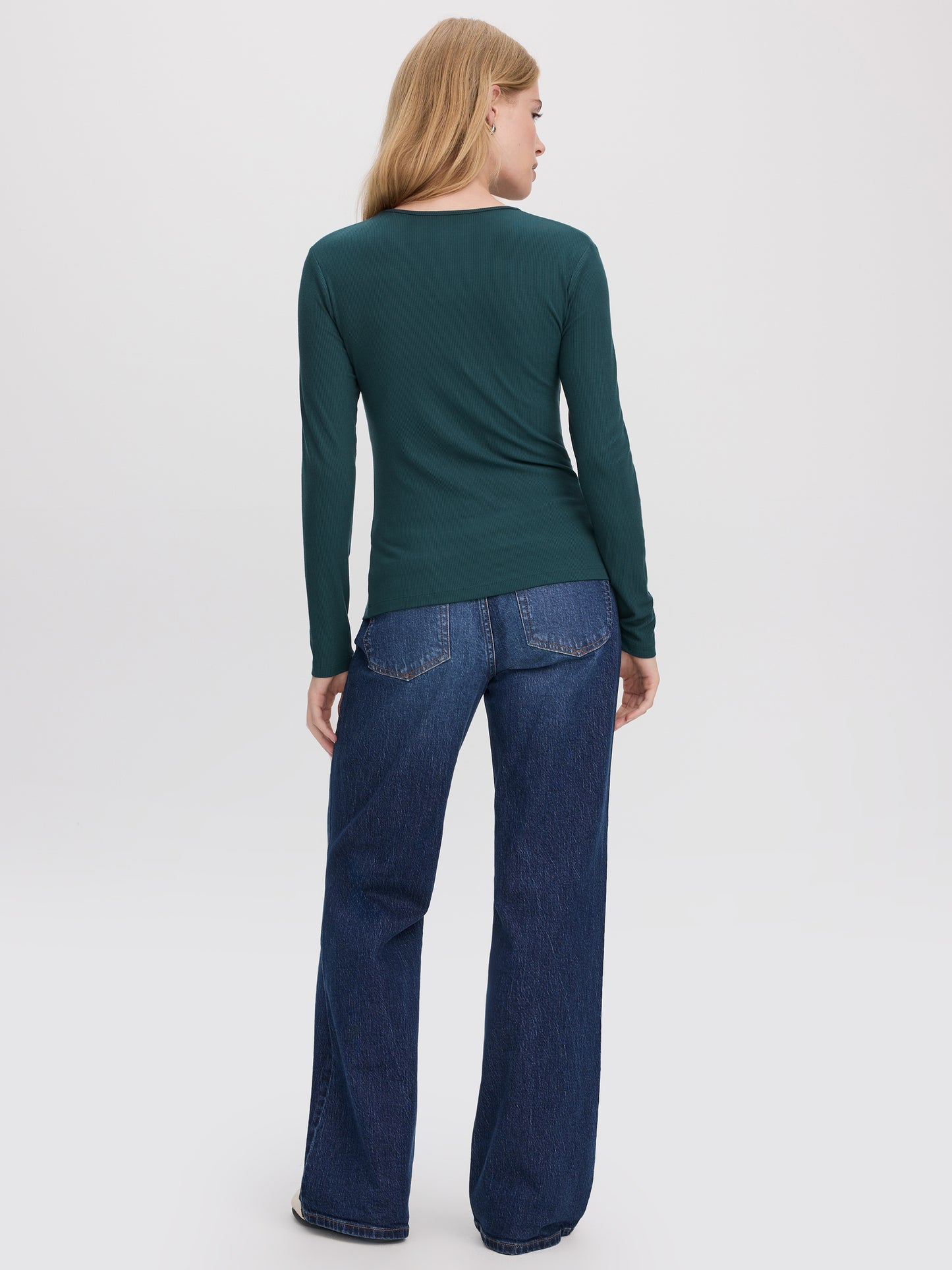 Long-Sleeve Crew-Neck Ribbed T-Shirt - R Essentials