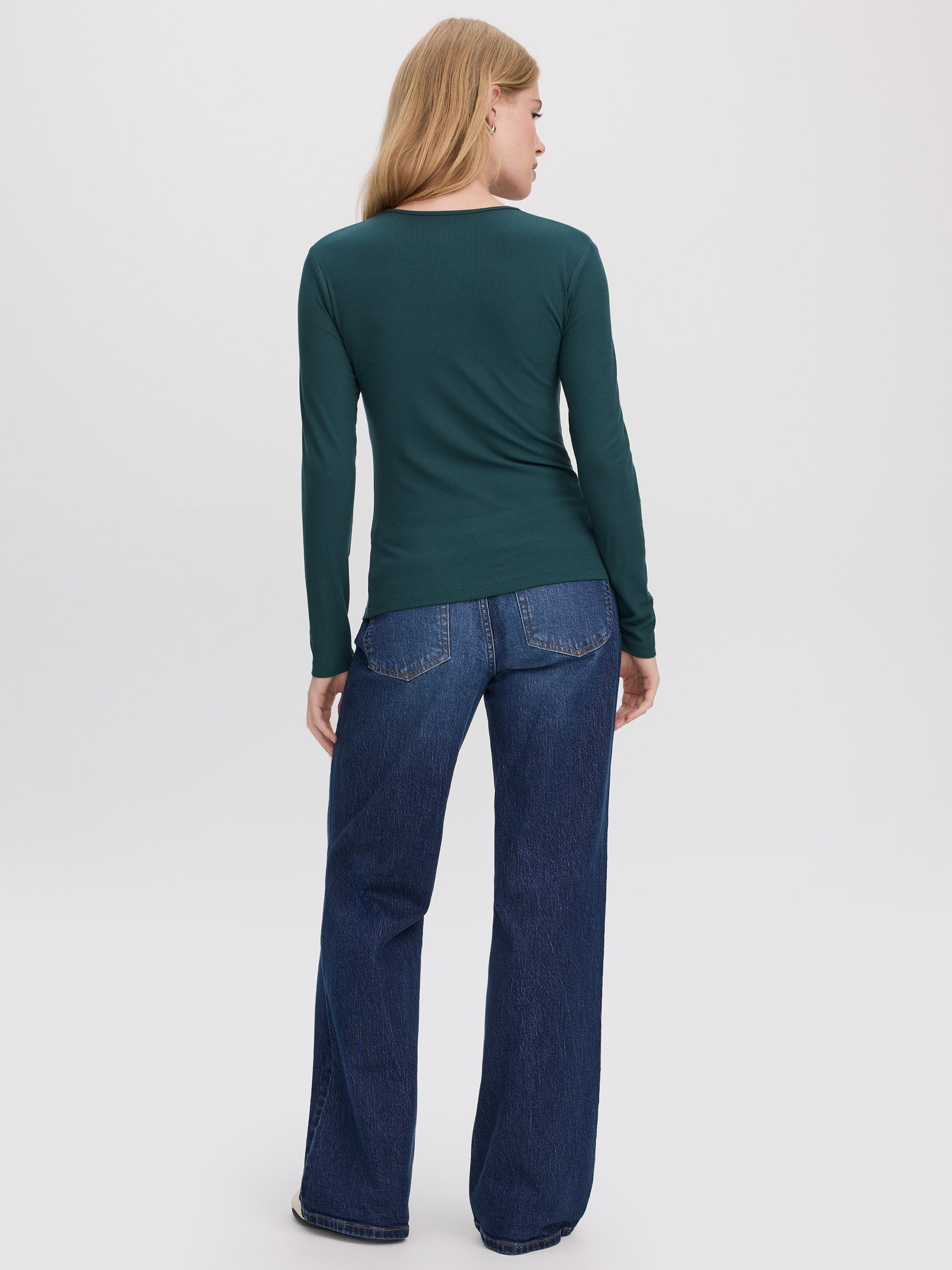 Long-Sleeve Crew-Neck Ribbed T-Shirt - R Essentials