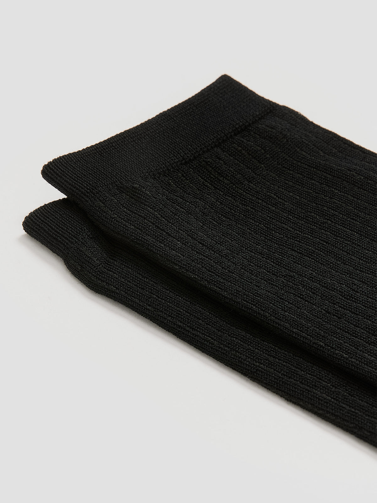 Lightweight Fine-Ribbed Socks