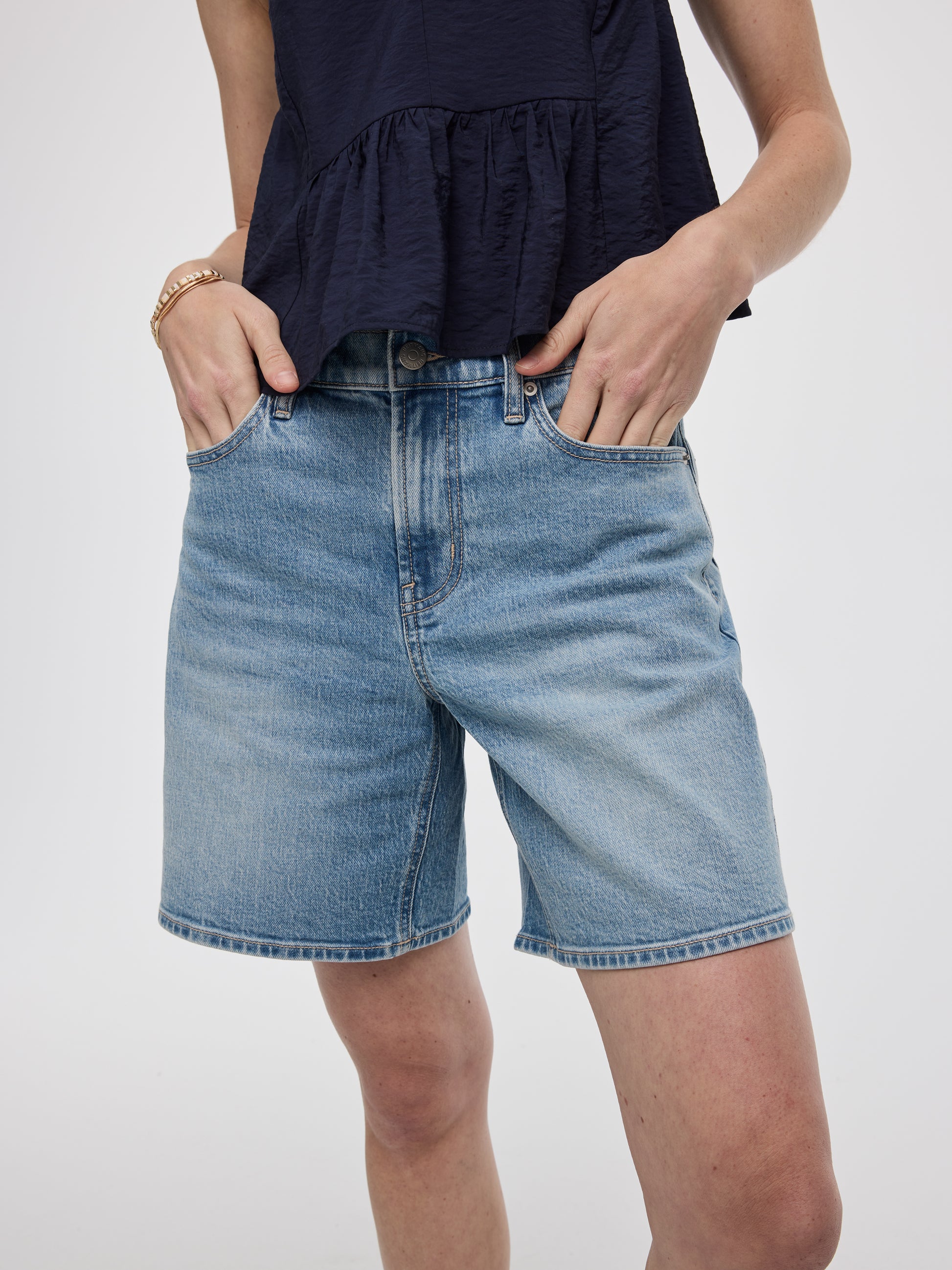 Mid-Rise Baggy Shorts