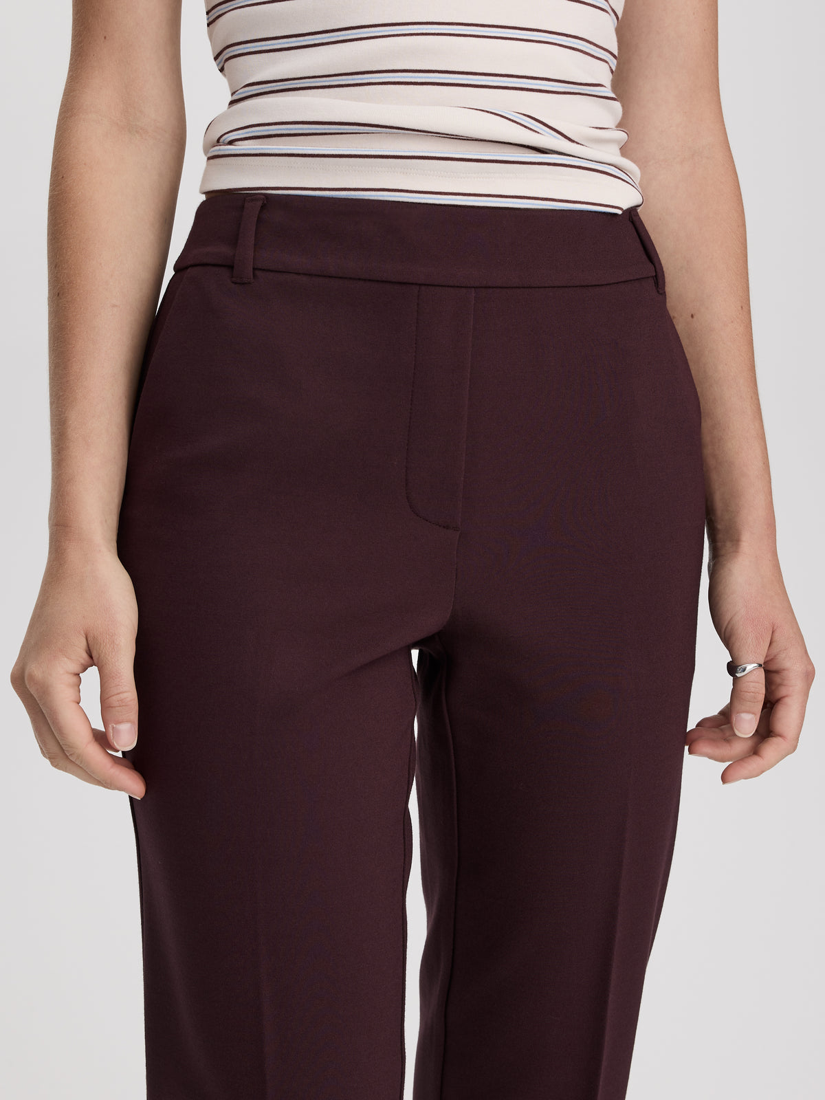 Straight-Leg High-Rise Pants - The Modern Stretch (R)