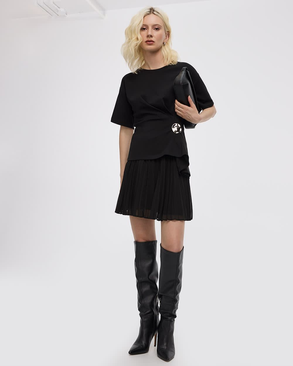 Haut à manches courtes et col rond avec taille cintrée