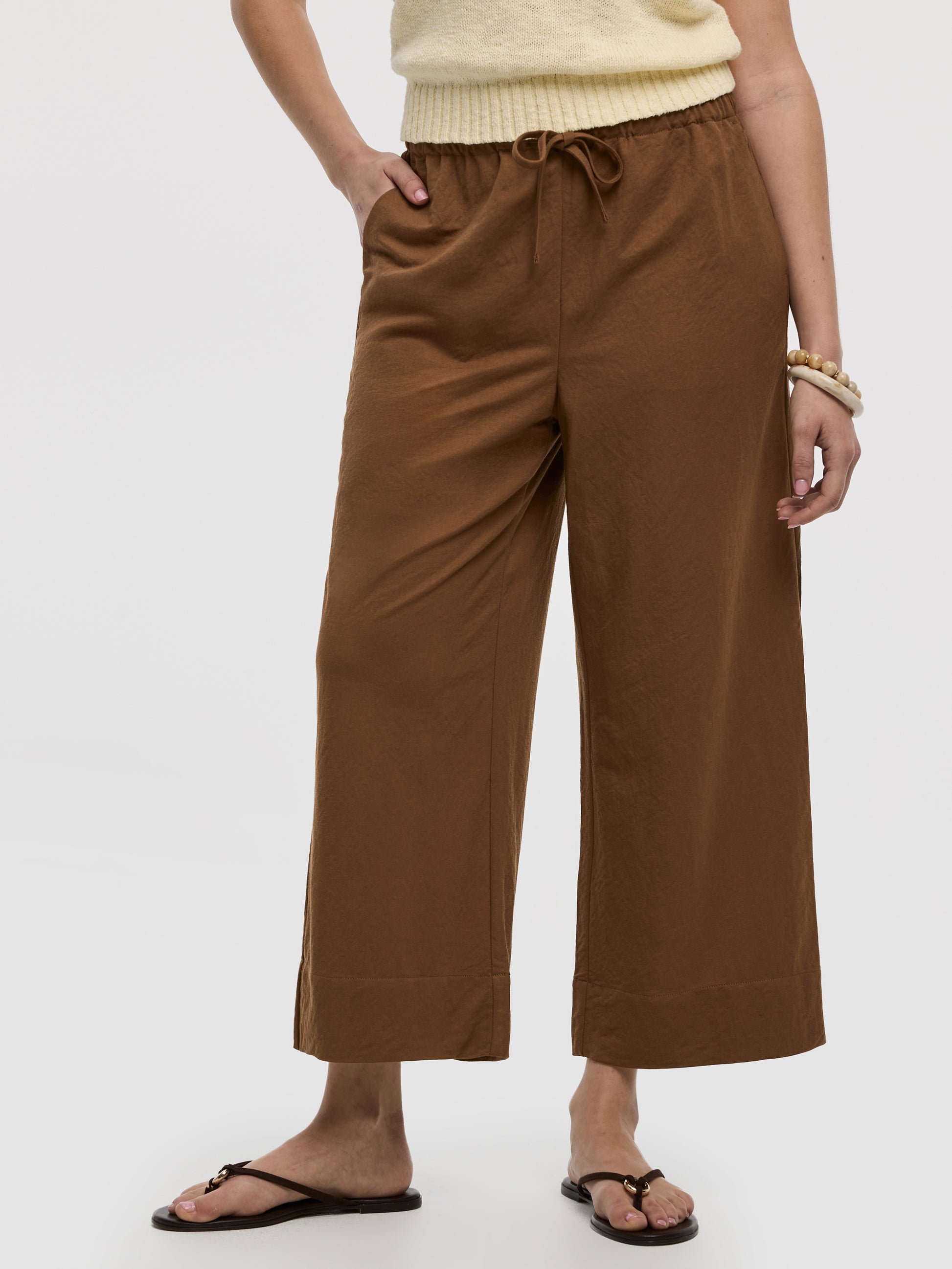 Wide-Leg Cropped Piqué Pant