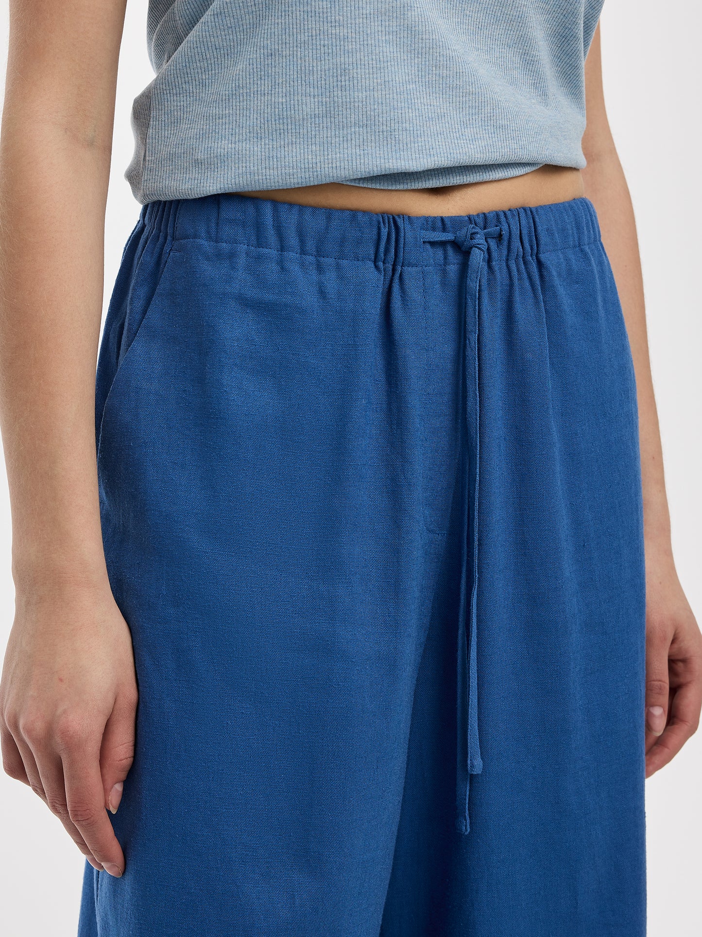 Wide-Leg Linen-Blend Pant