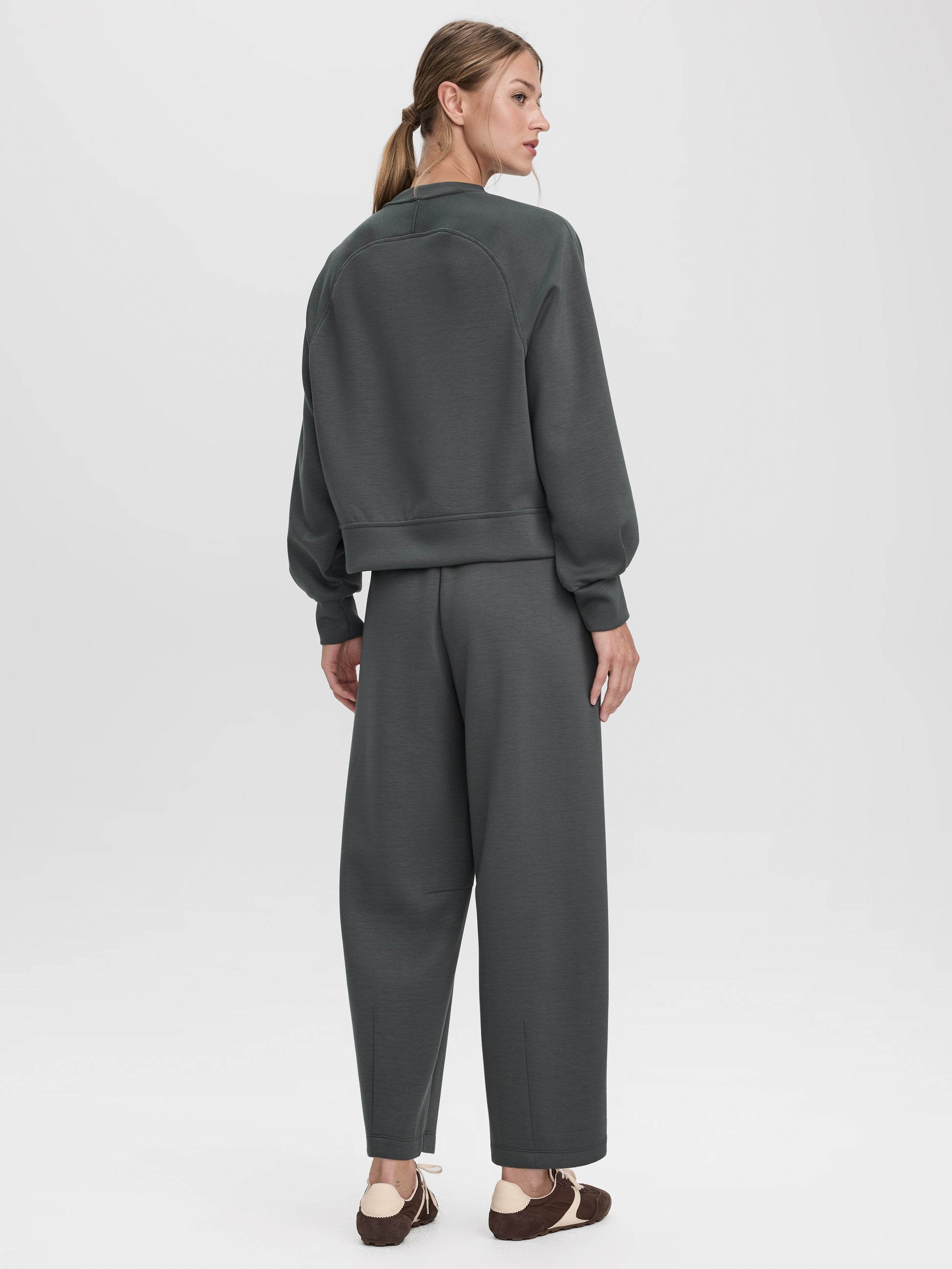 Long-Sleeve Sweatshirt - HYLUX Hyba