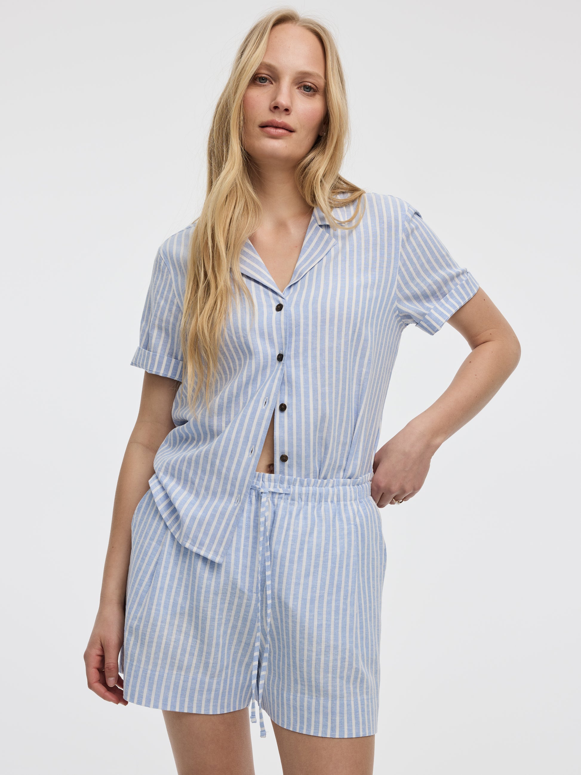 Linen-Blend Shorts with Elastic Waistband