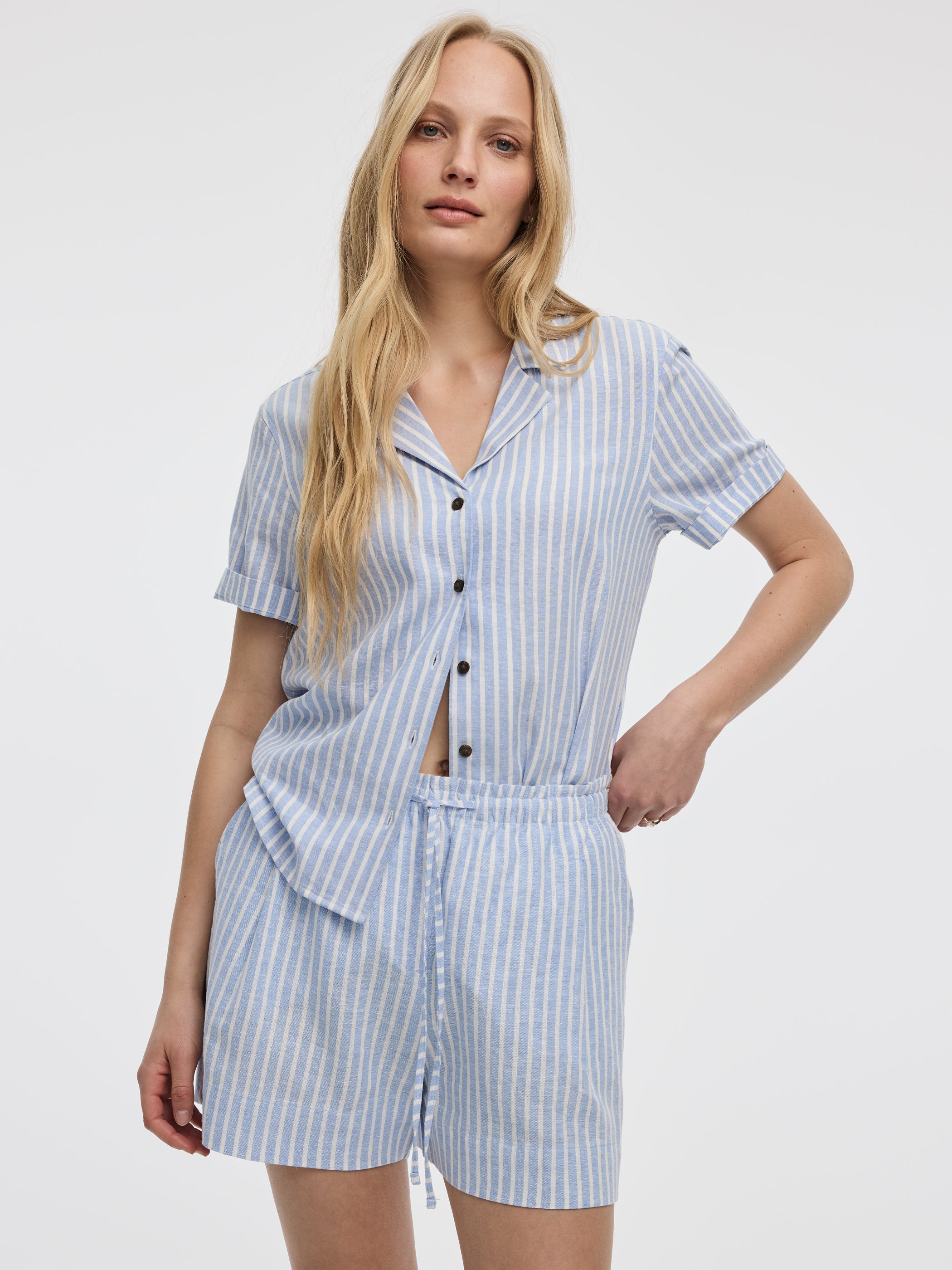 Linen-Blend Shorts with Elastic Waistband