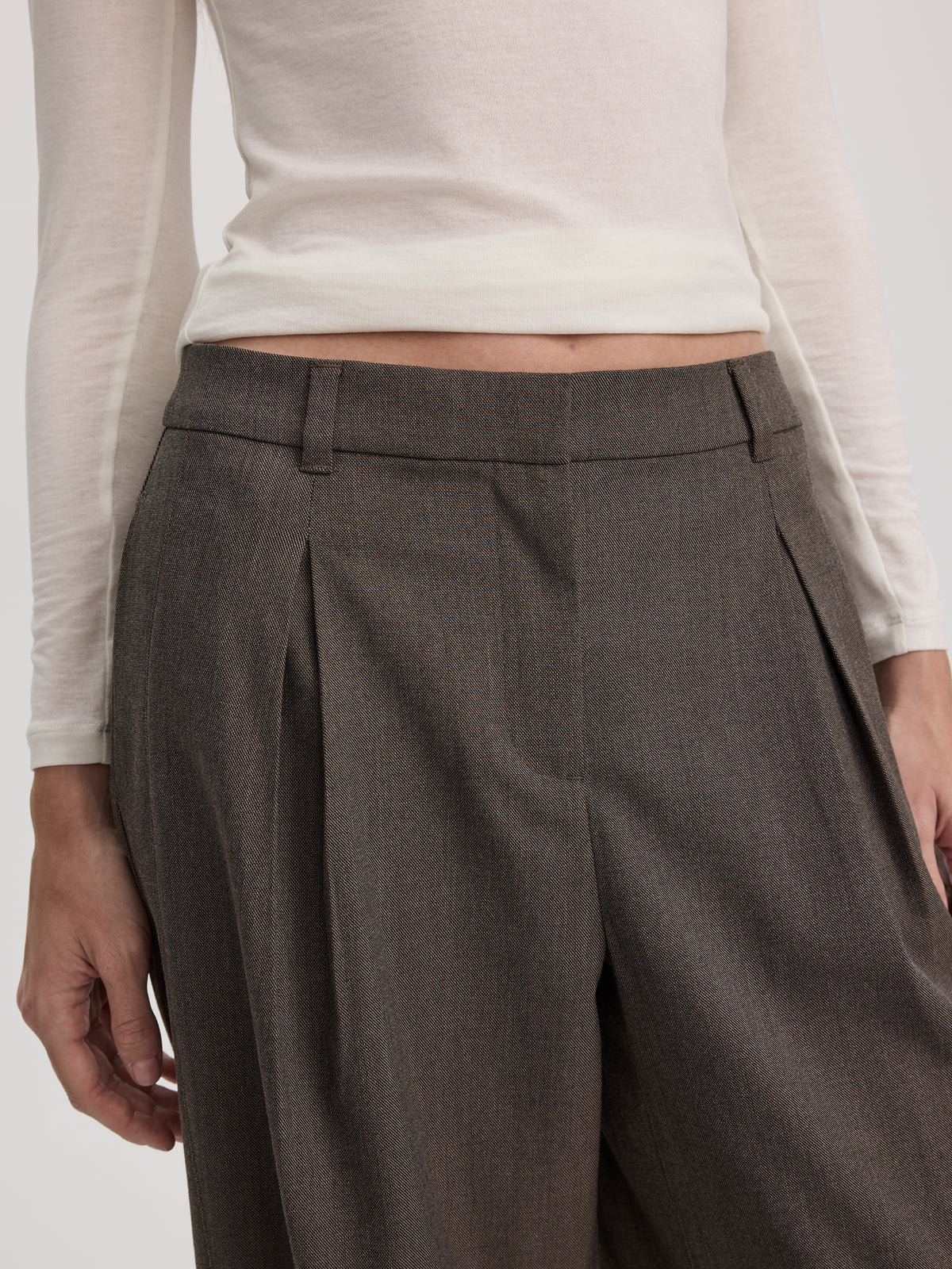 Low-Rise Barrel Pants - The Timeless