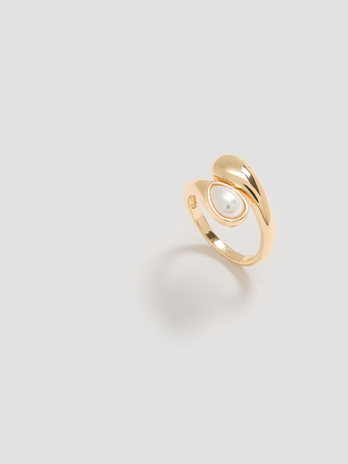 Ring with Pearl