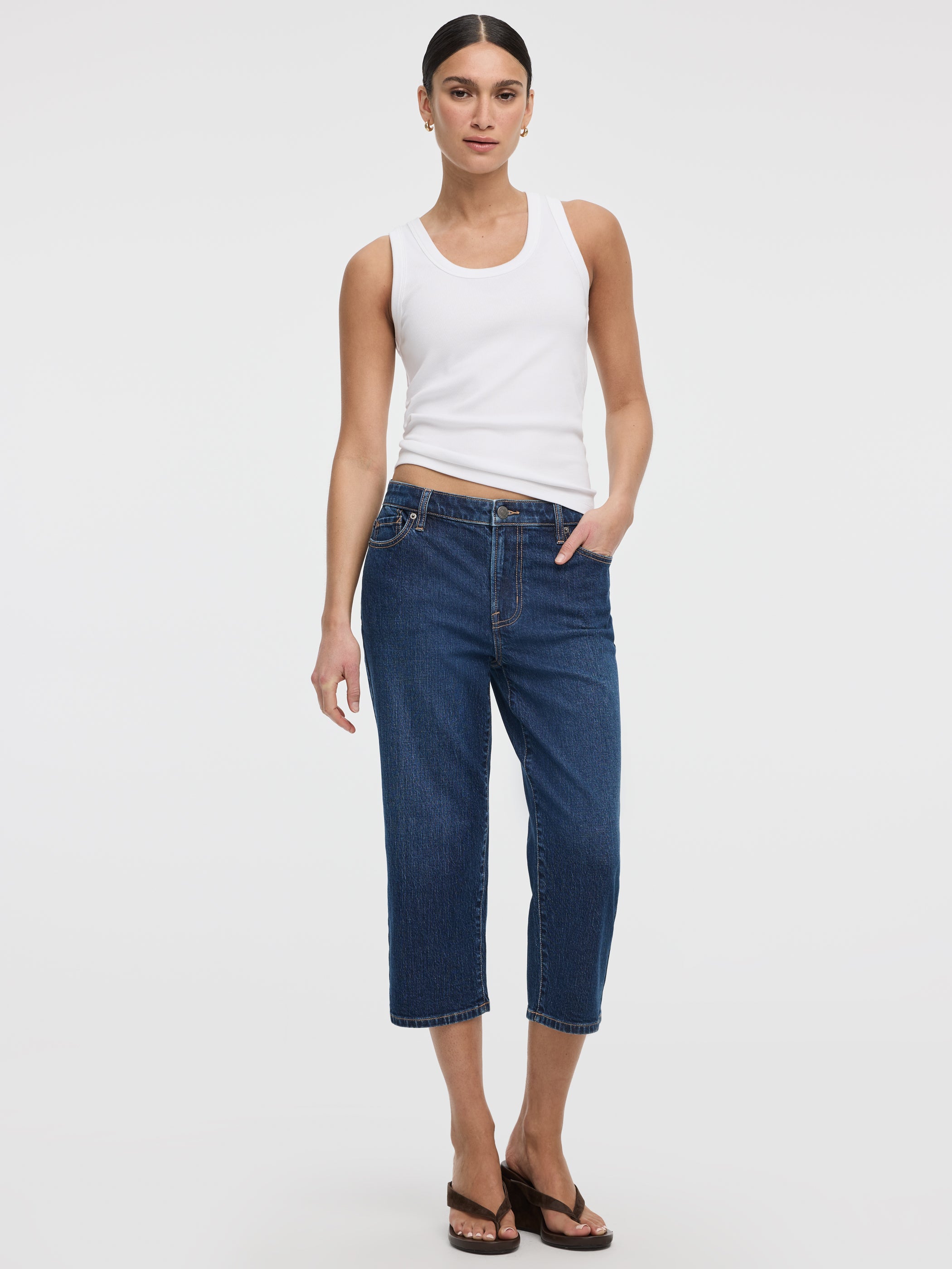 Jean capri à jambe droite et taille mi-haute 