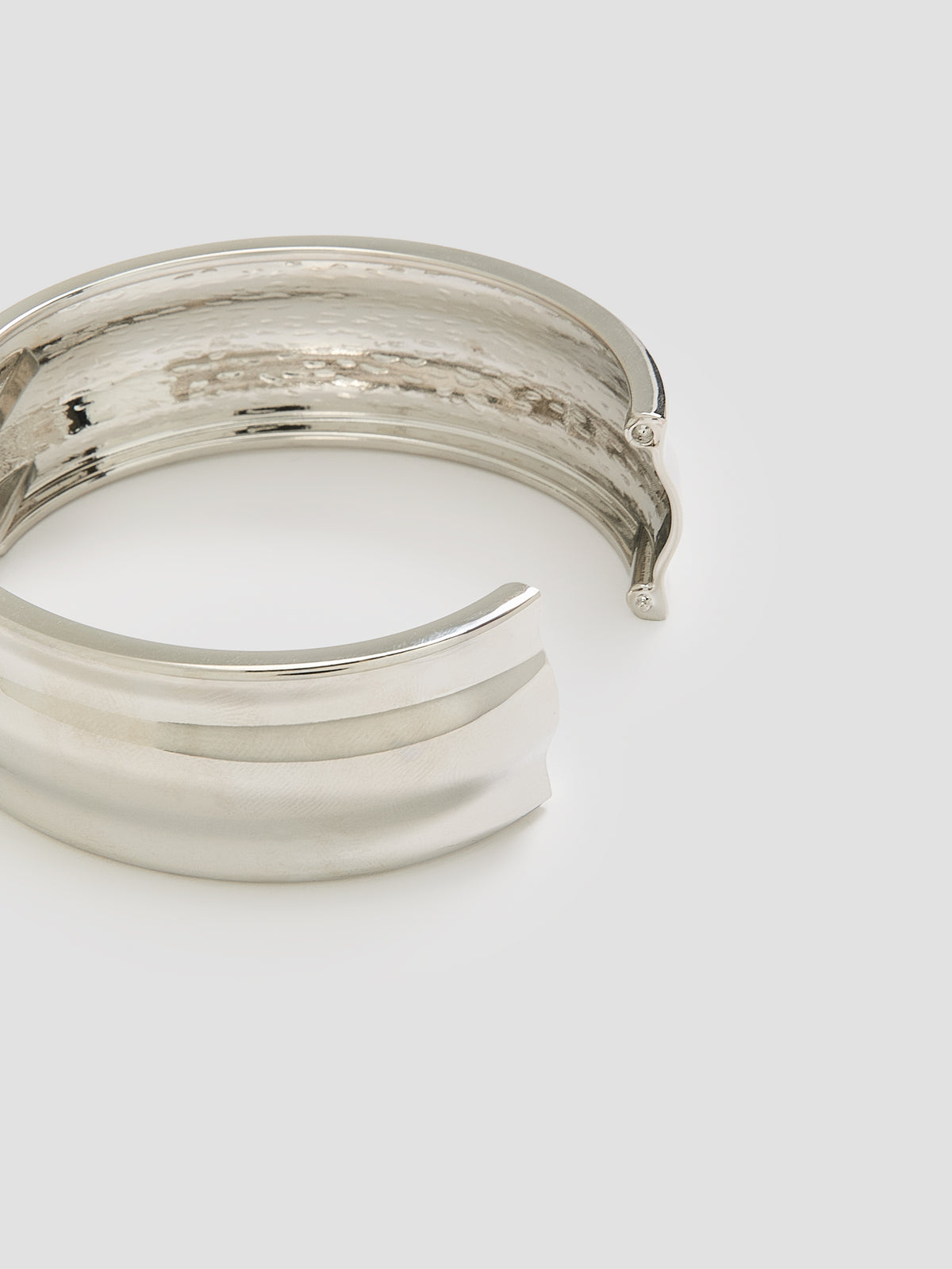 Large bracelet manchette 