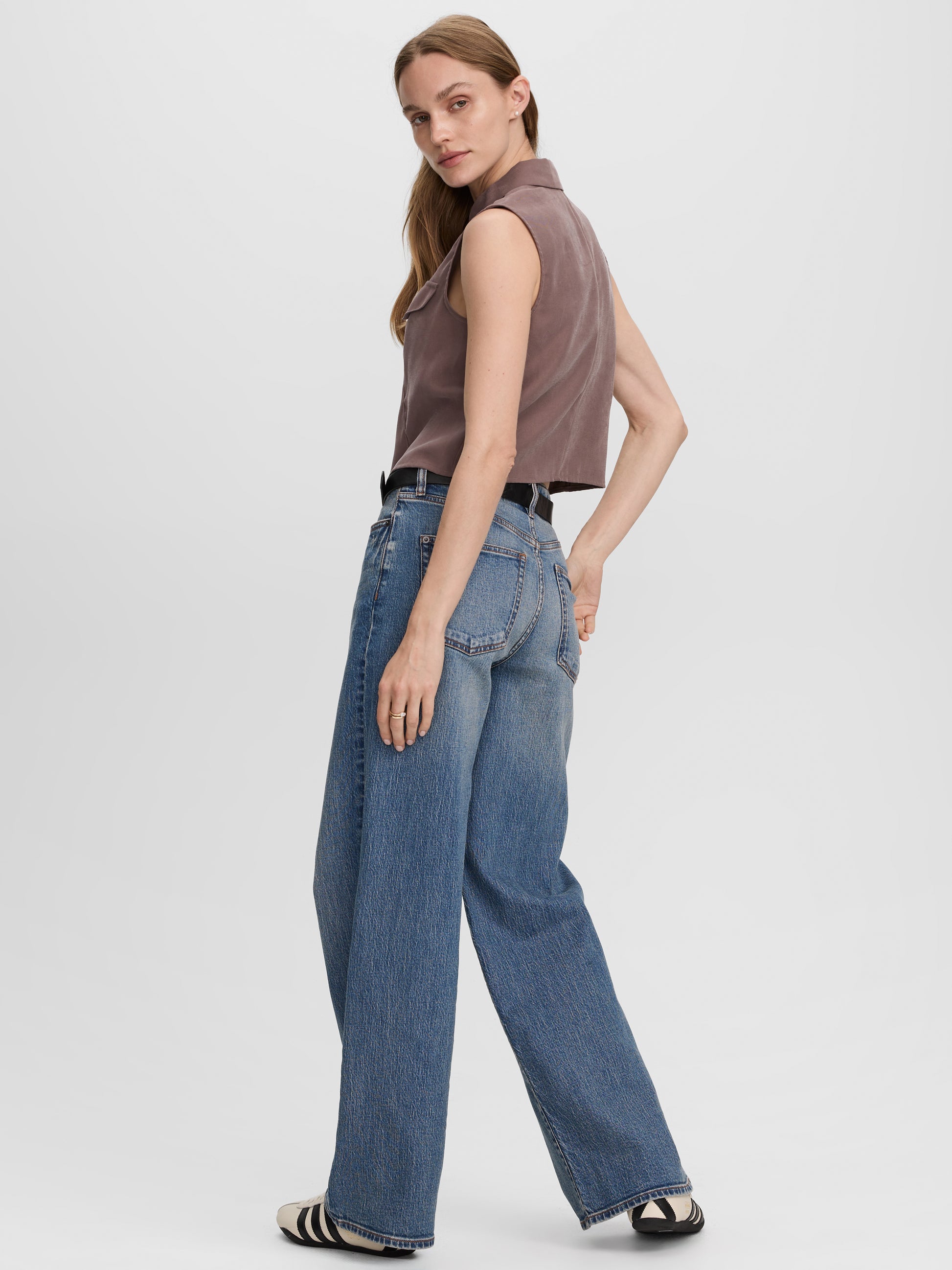 Sleeveless Buttoned-Down Blouse with Shirt Collar