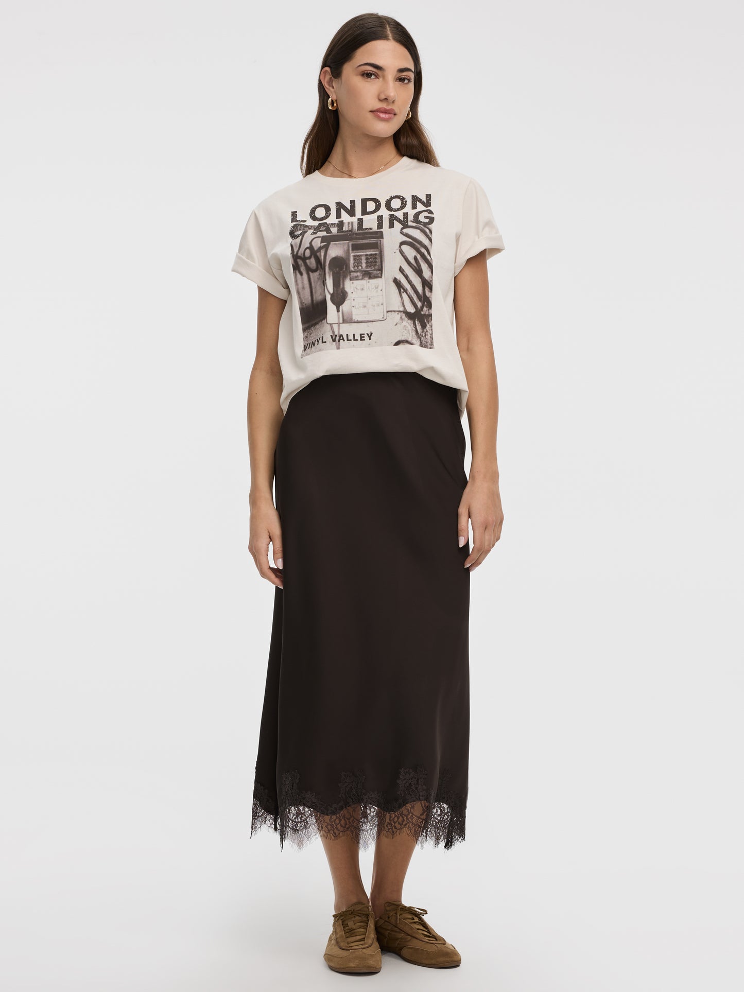 Jupe midi coupe A en satin et dentelle