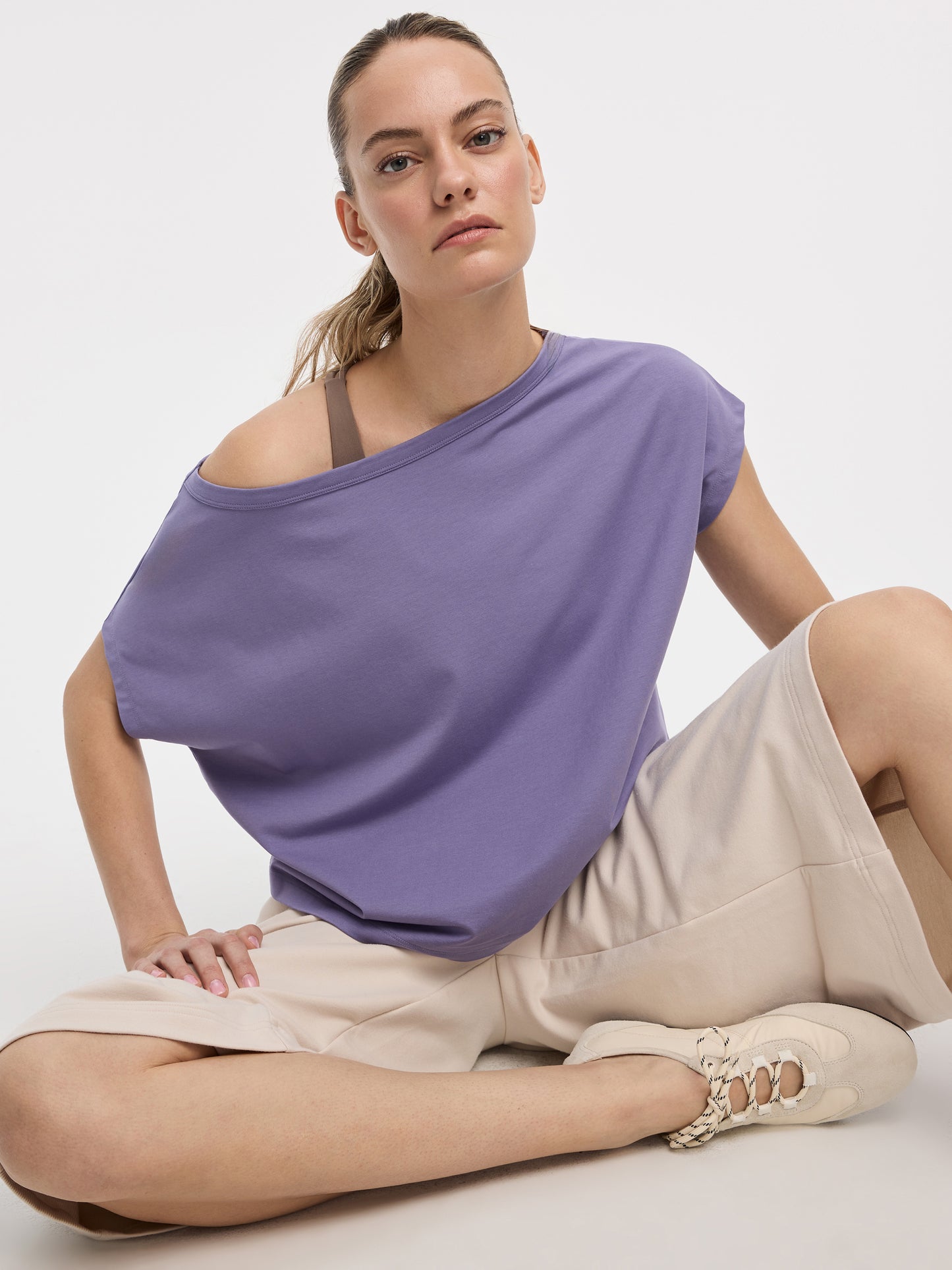 Off-the-Shoulder Short-Sleeve Top - Hyba