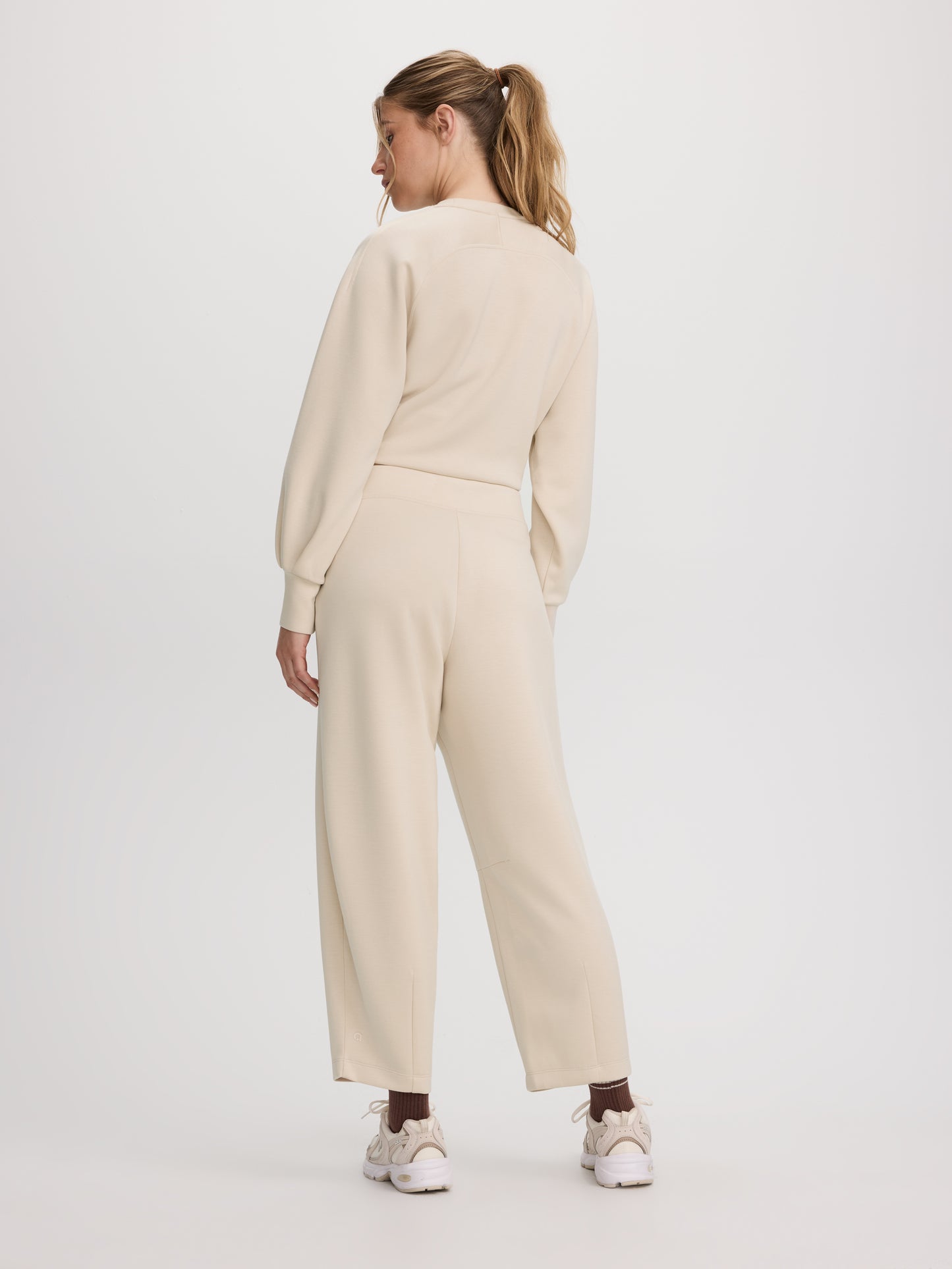Barrel-Leg Pull-On Pant - HYLUX Hyba