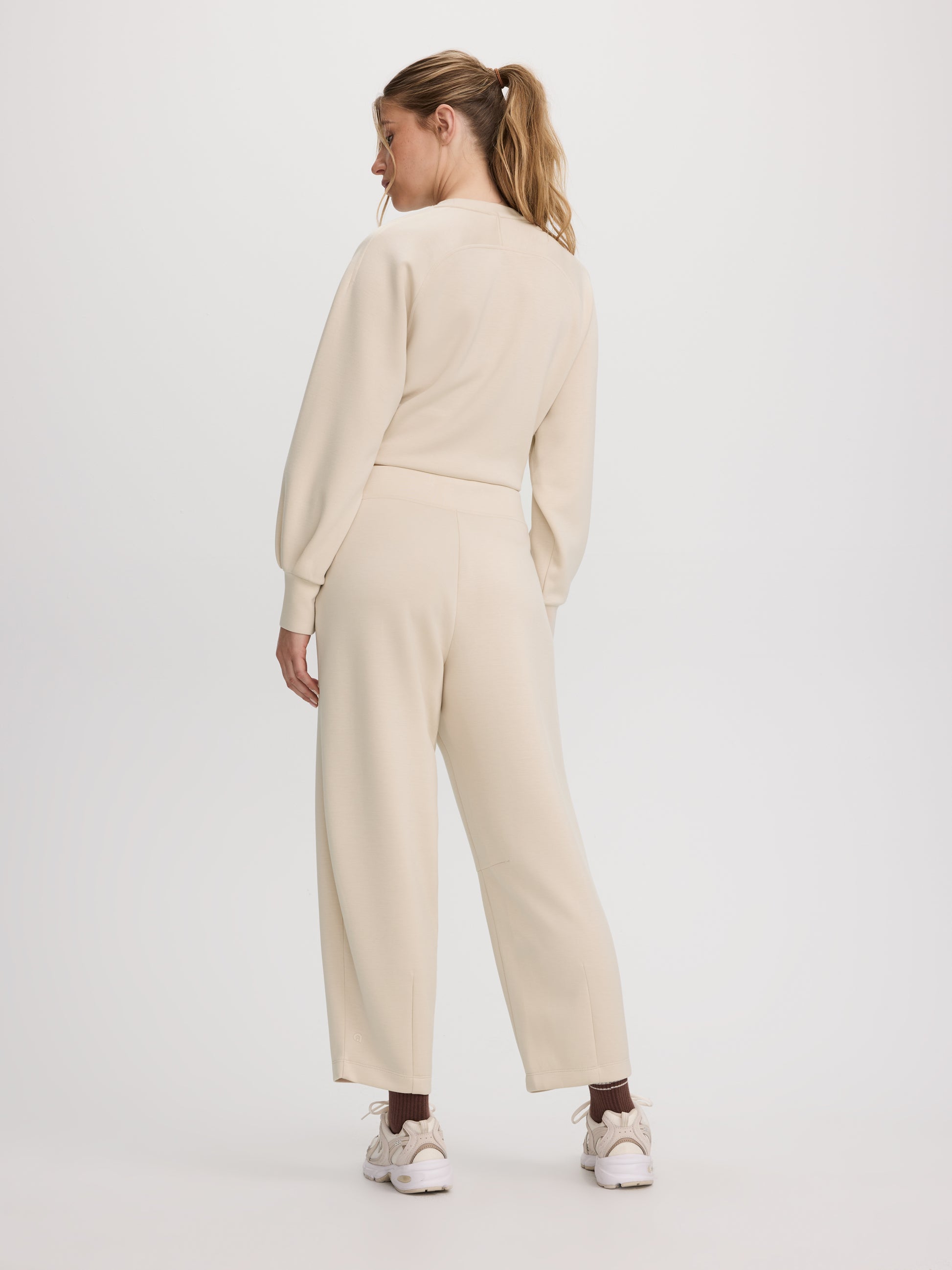 Barrel-Leg Pull-On Pant - HYLUX Hyba
