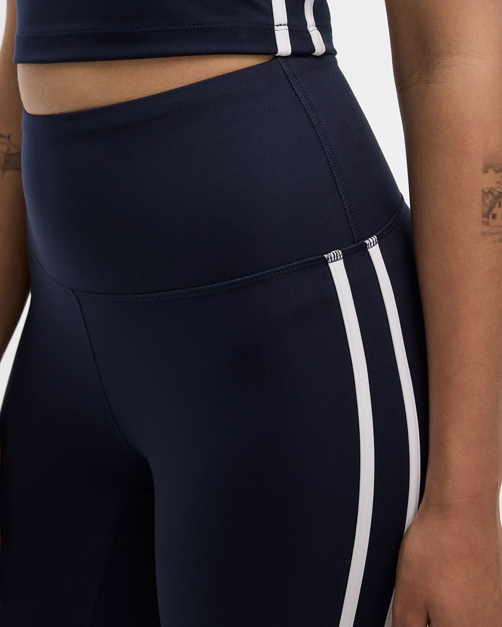 High-Rise Pulse Legging with Contrast Stitches