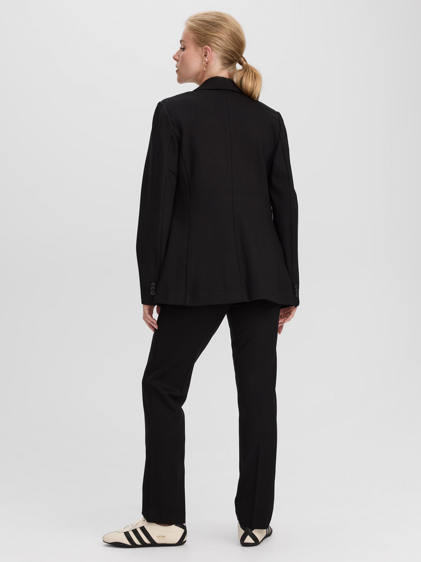 Fitted One-Button Knit Blazer - The Modern Stretch (R)
