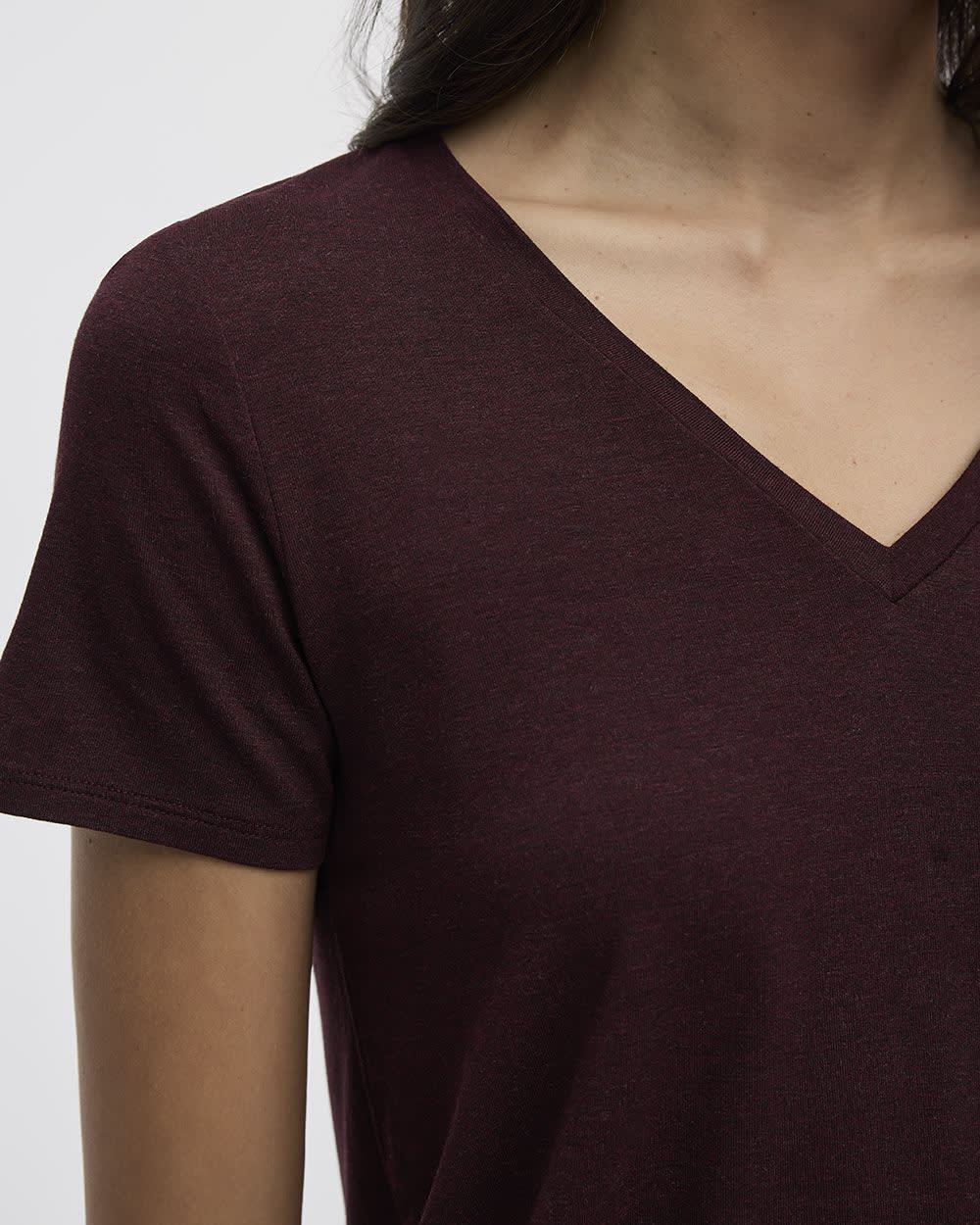 Short-Sleeve V-Neck Tee - R Essentials