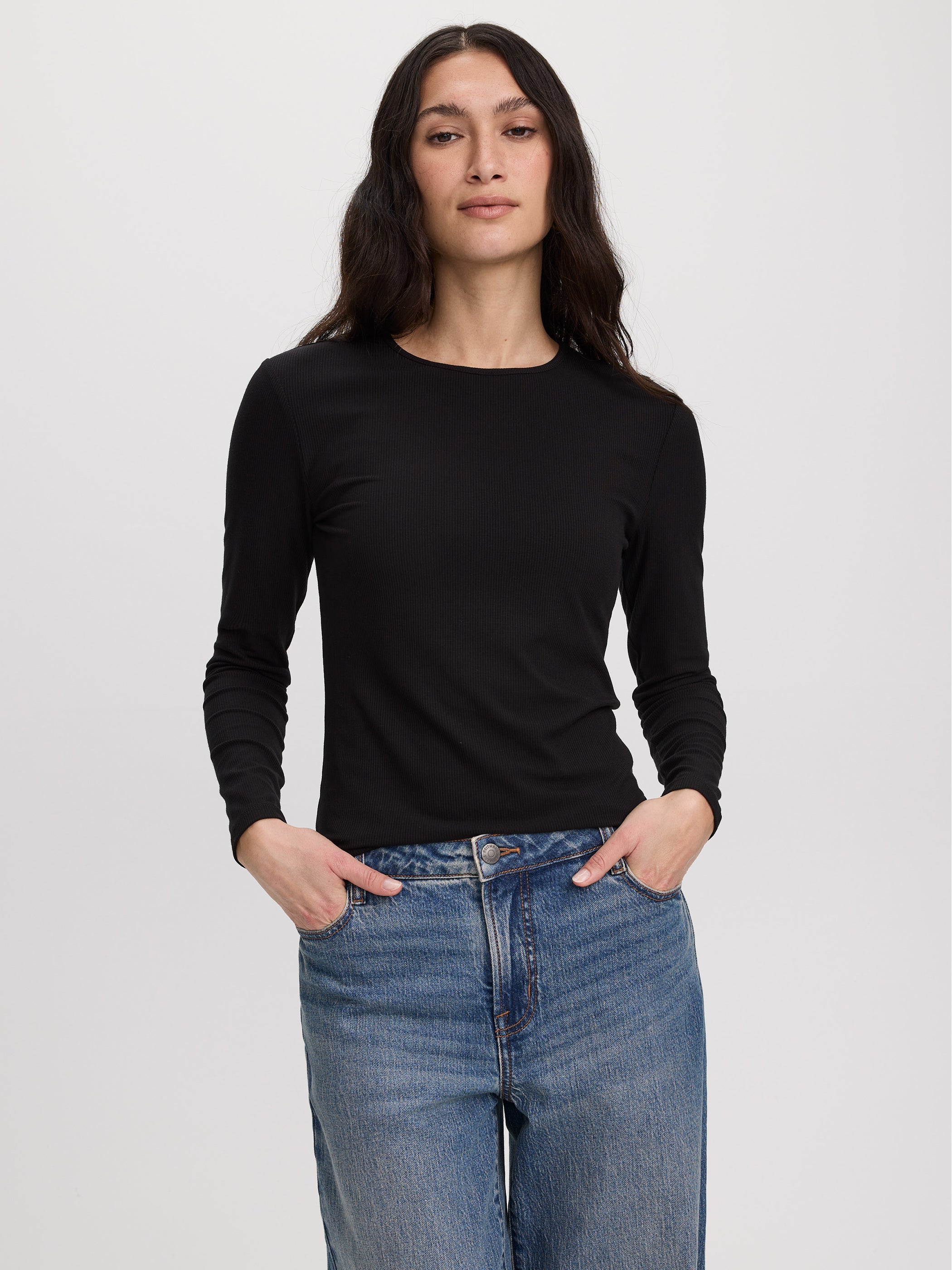 Long-Sleeve Crew-Neck Ribbed T-Shirt - R Essentials