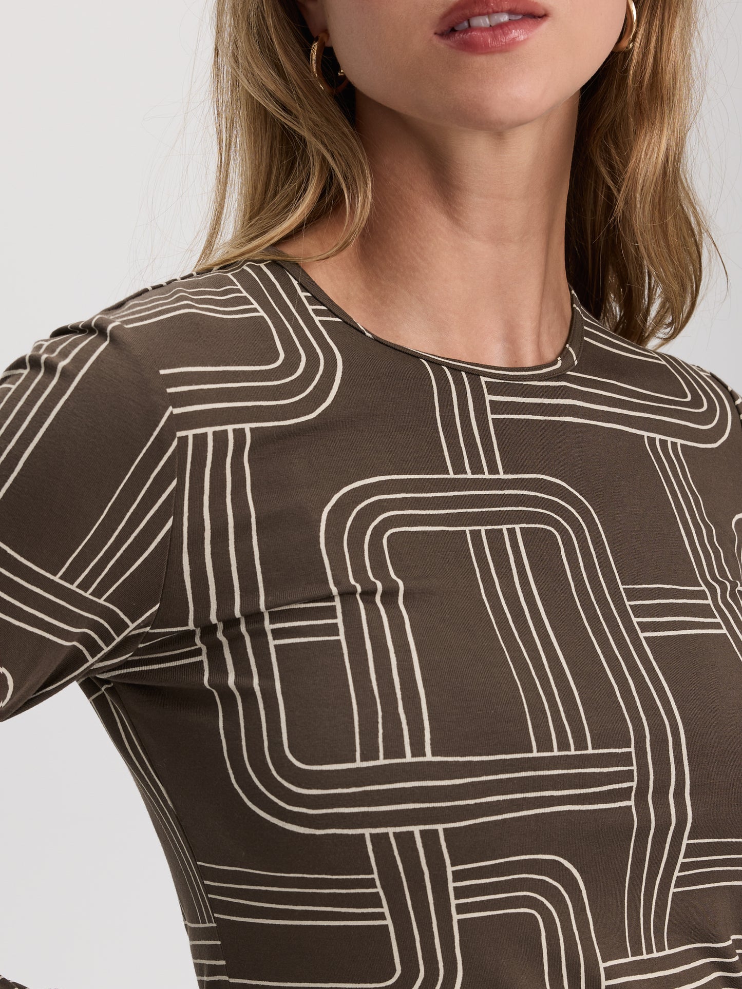Long-Sleeve Crew-Neck T-Shirt - R Essentials
