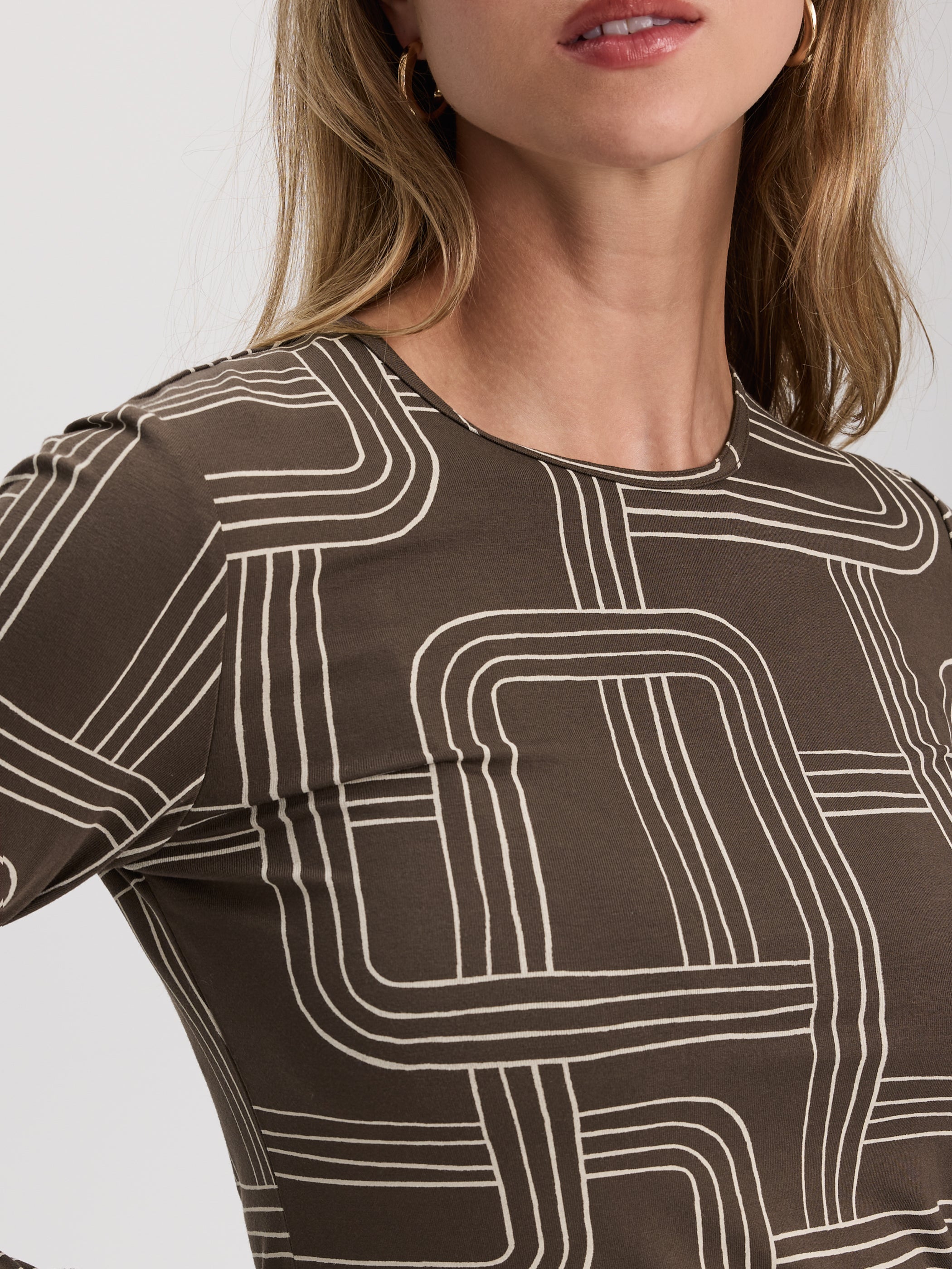 Long-Sleeve Crew-Neck T-Shirt - R Essentials