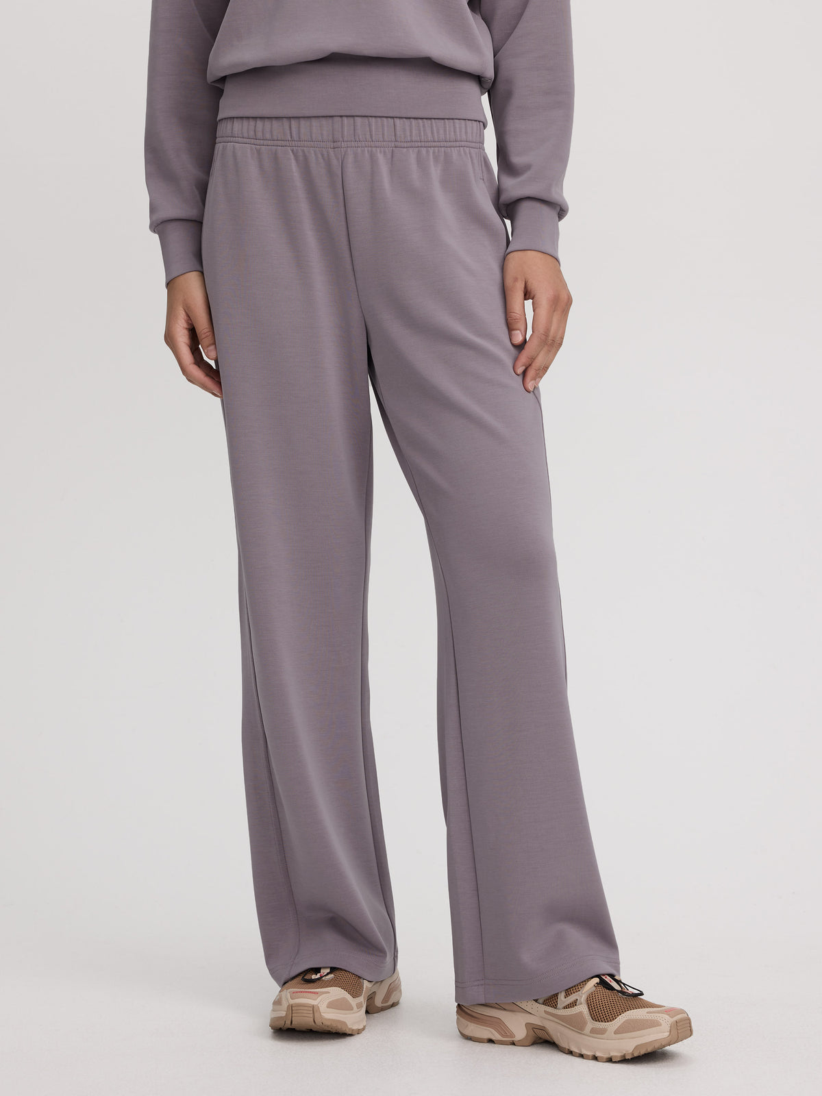 Straight-Leg Pull-On Pant - HYLUX Hyba