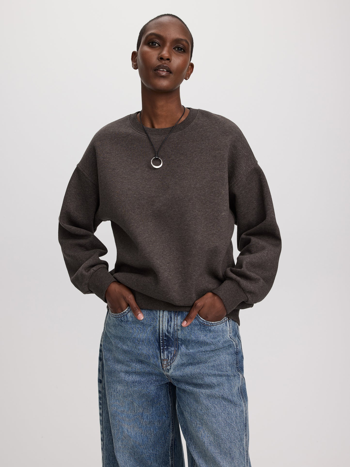 Long Crew-Neck Fleece Sweatshirt - R Essentials