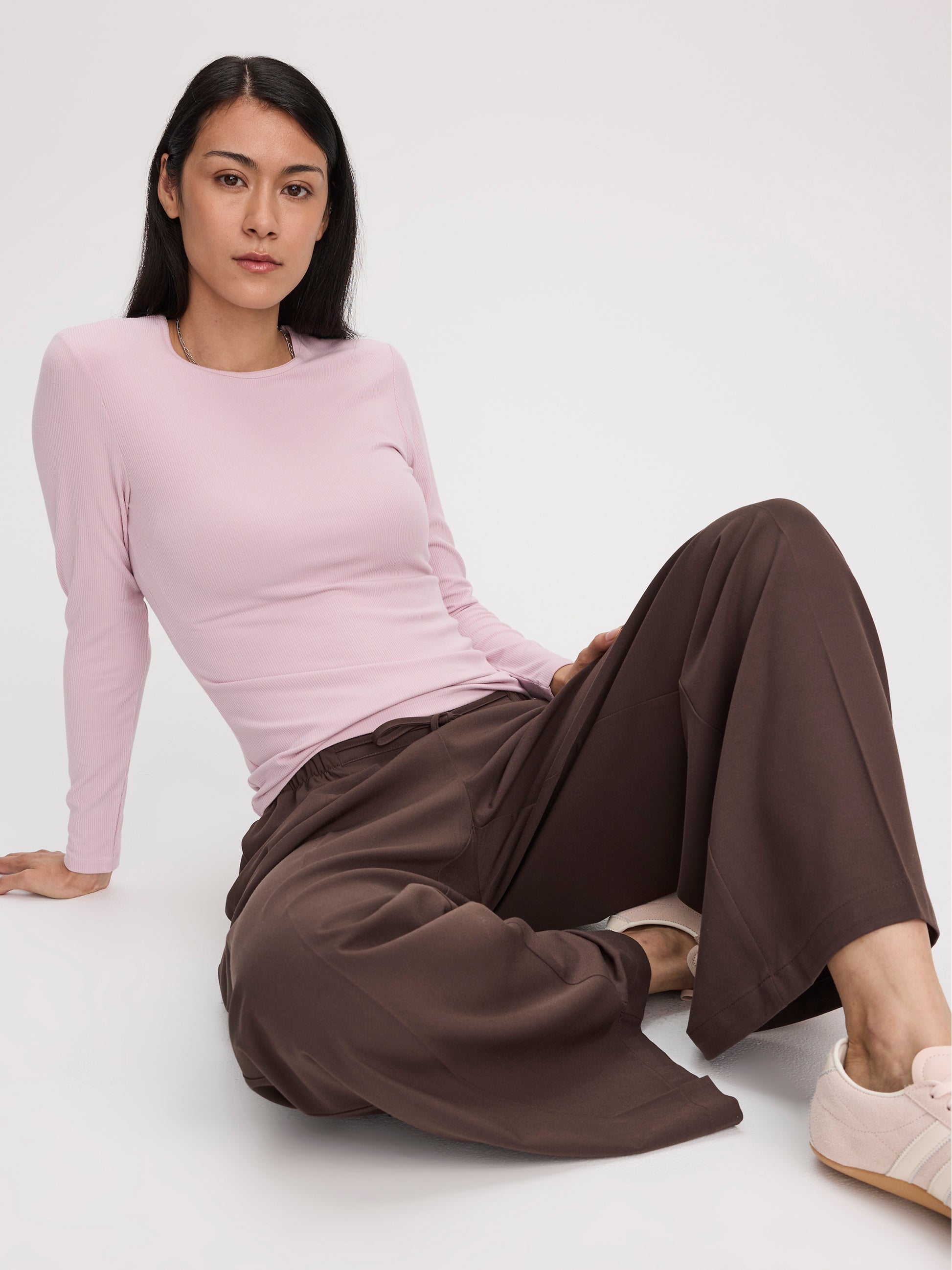 Long-Sleeve Crew-Neck Ribbed T-Shirt - R Essentials