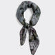 Foulard carré à motif floral
