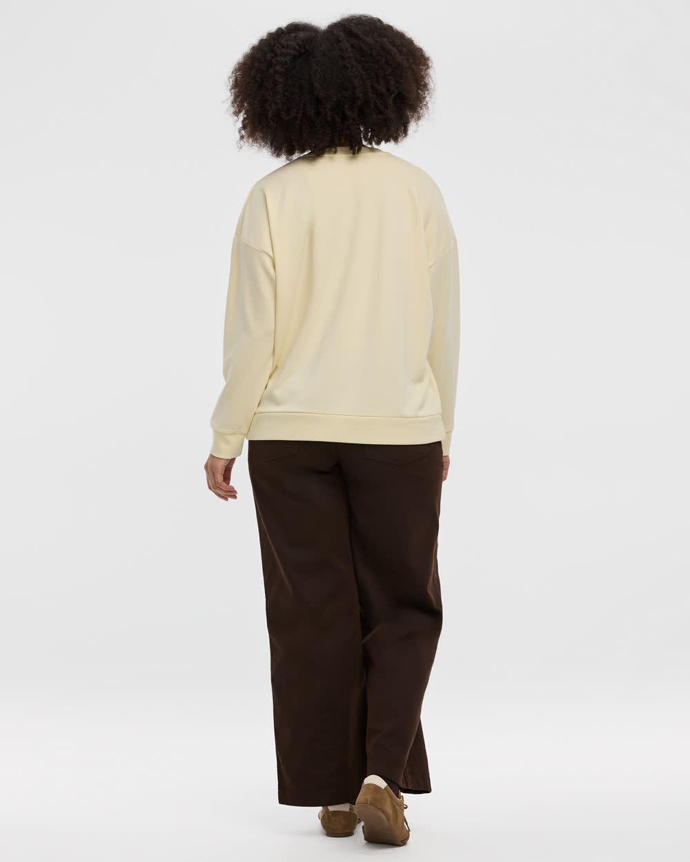 Long-Sleeve Crew-Neck Sweatshirt - R Essentials